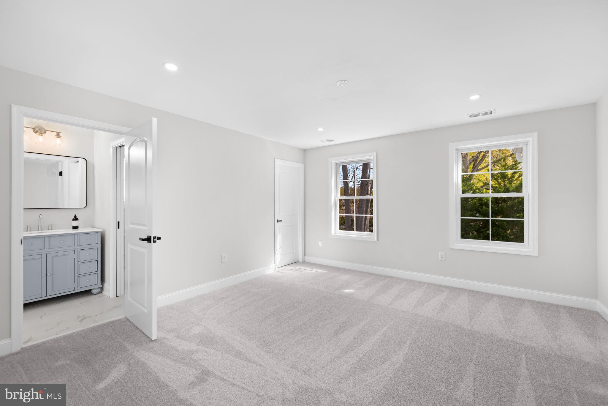 WAYNEWOOD - Residential