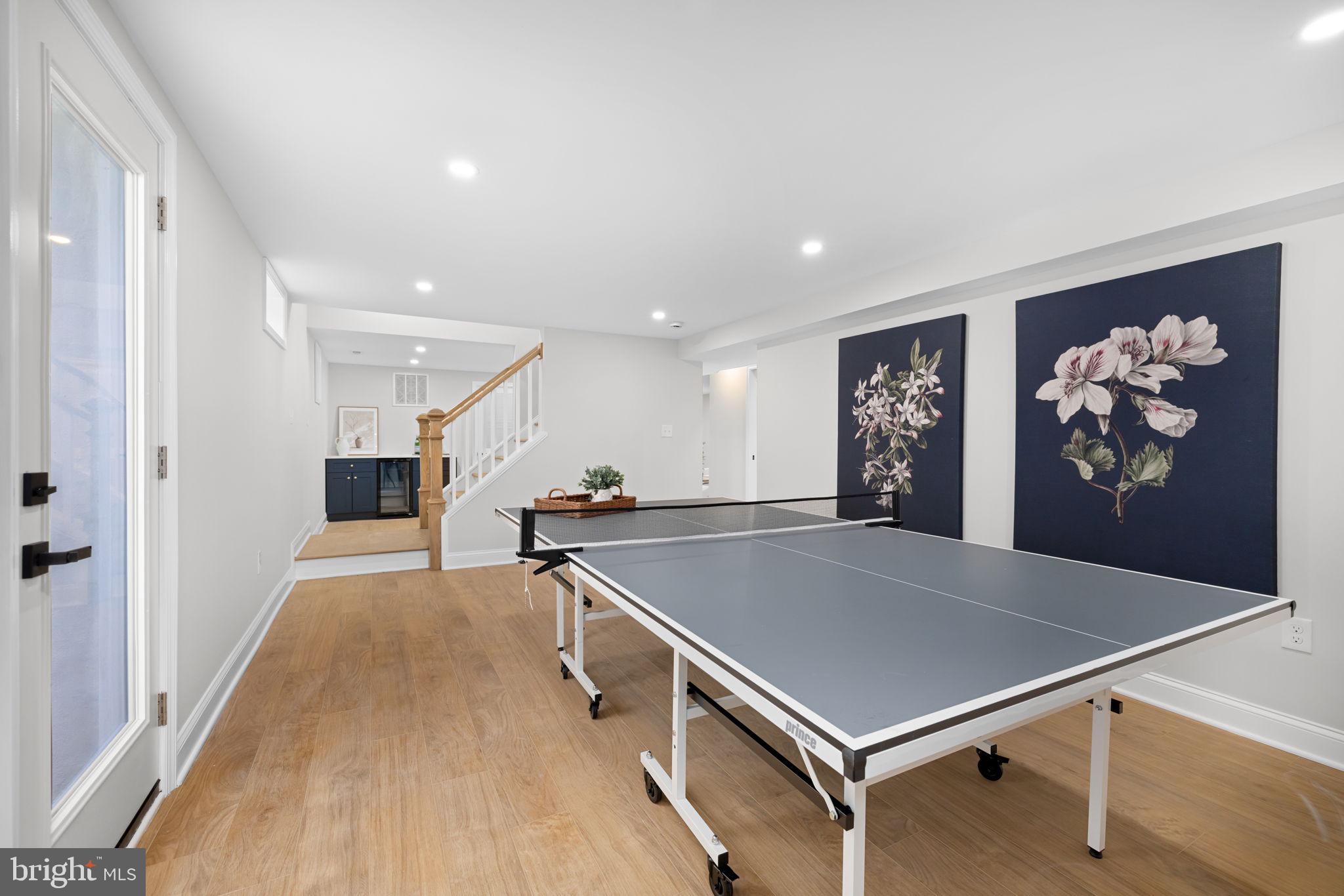 WAYNEWOOD - Residential