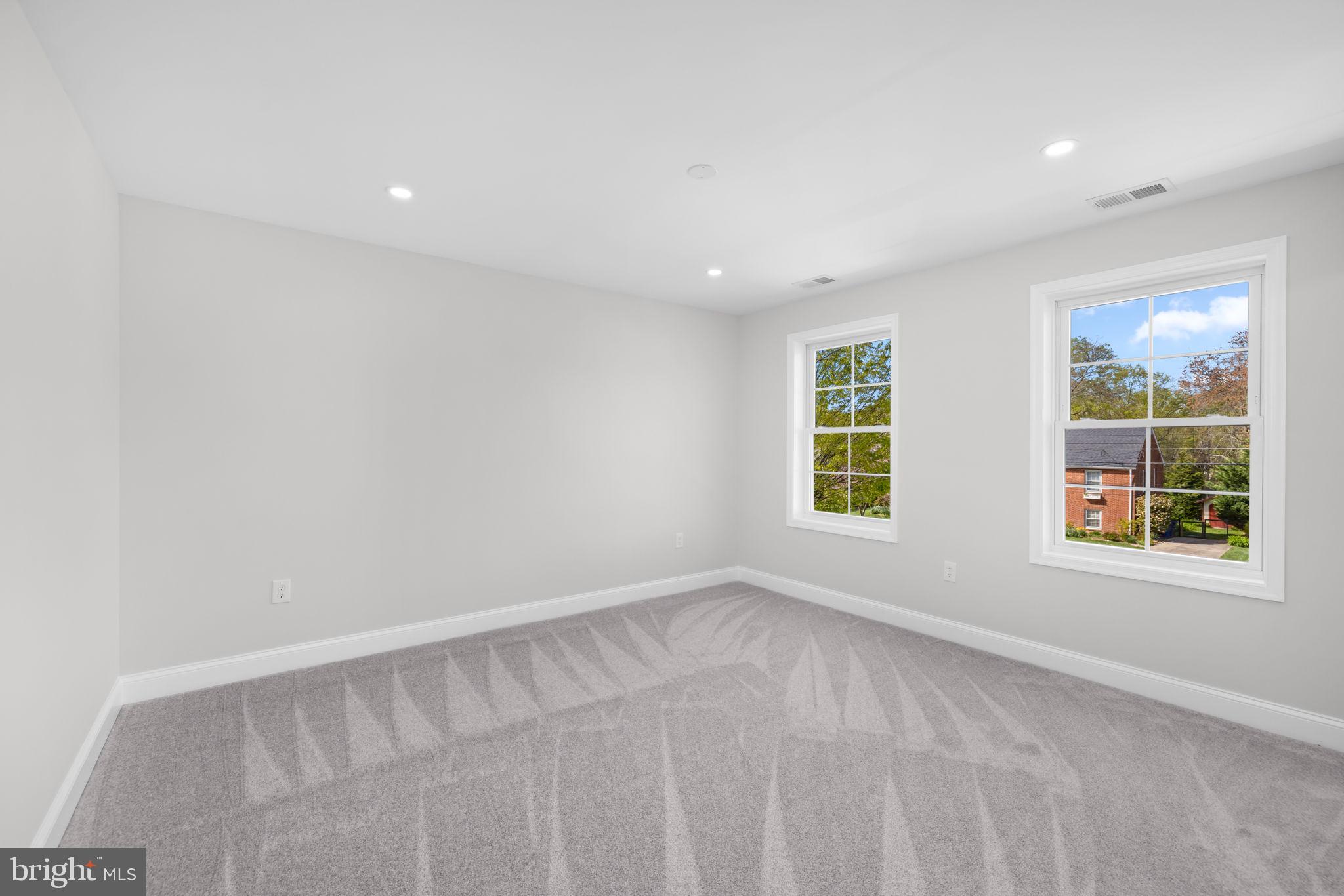 WAYNEWOOD - Residential