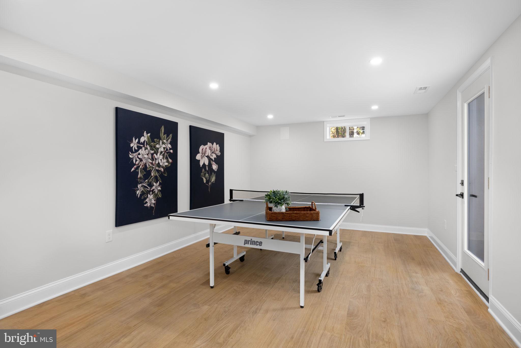 WAYNEWOOD - Residential