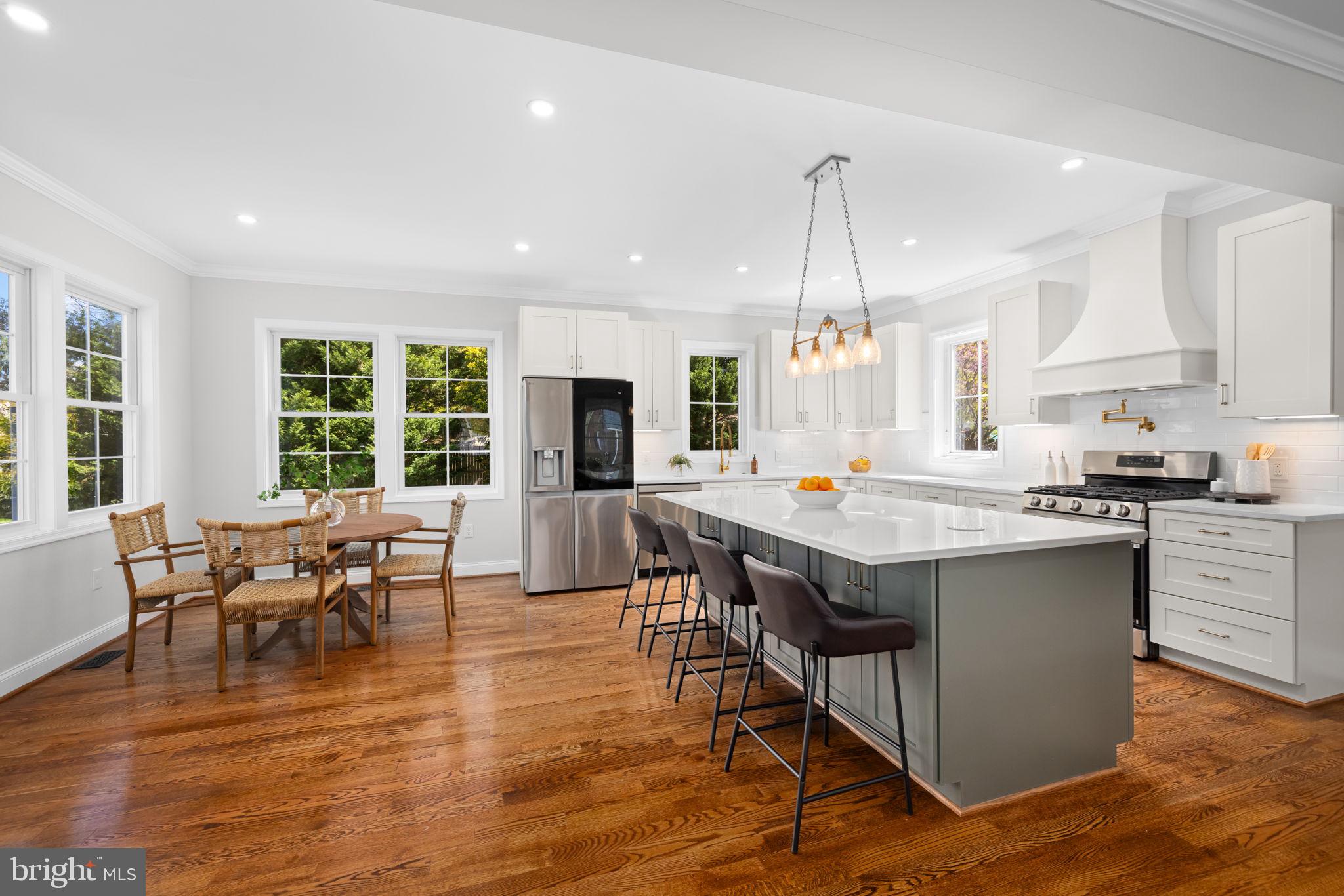 WAYNEWOOD - Residential