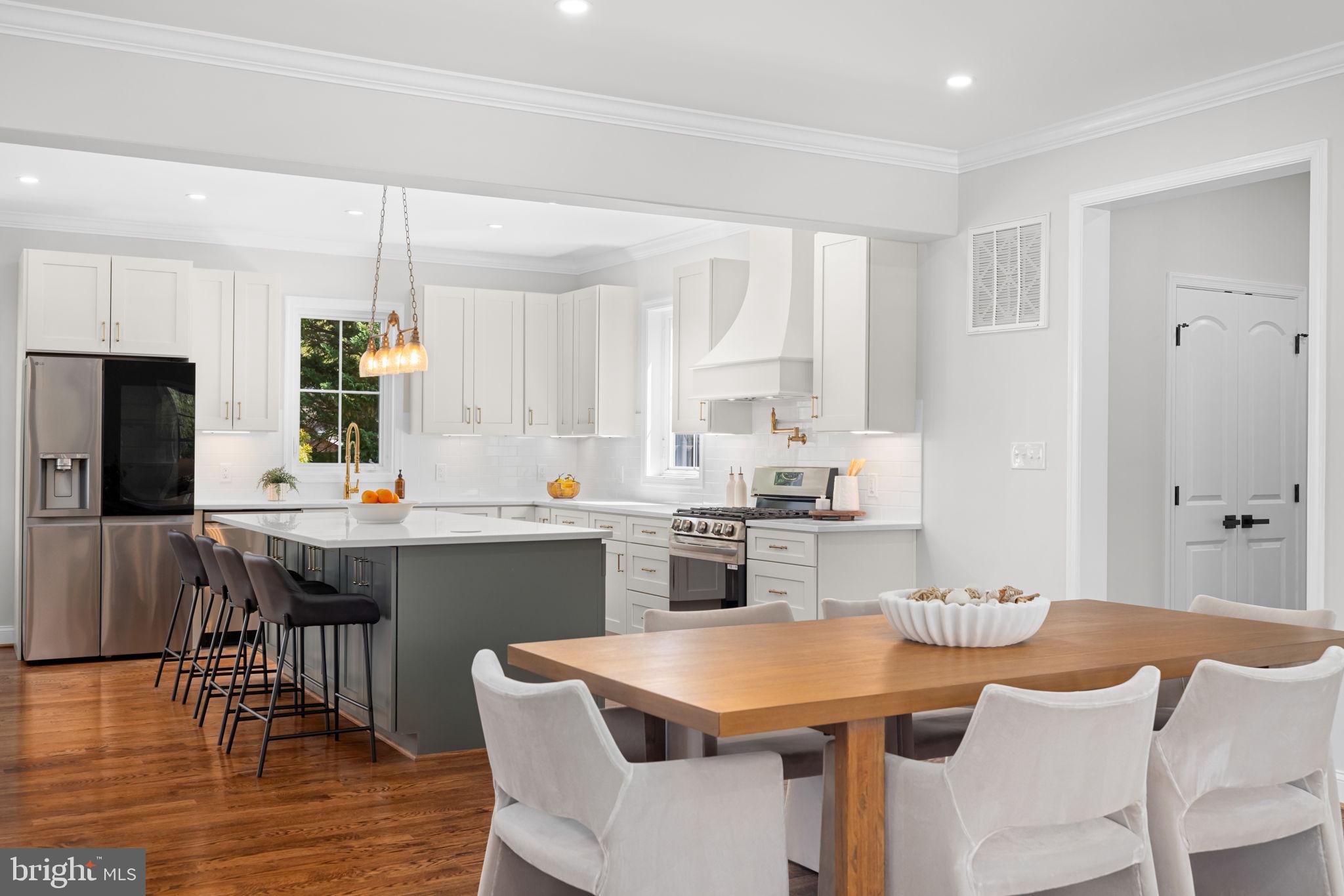 WAYNEWOOD - Residential