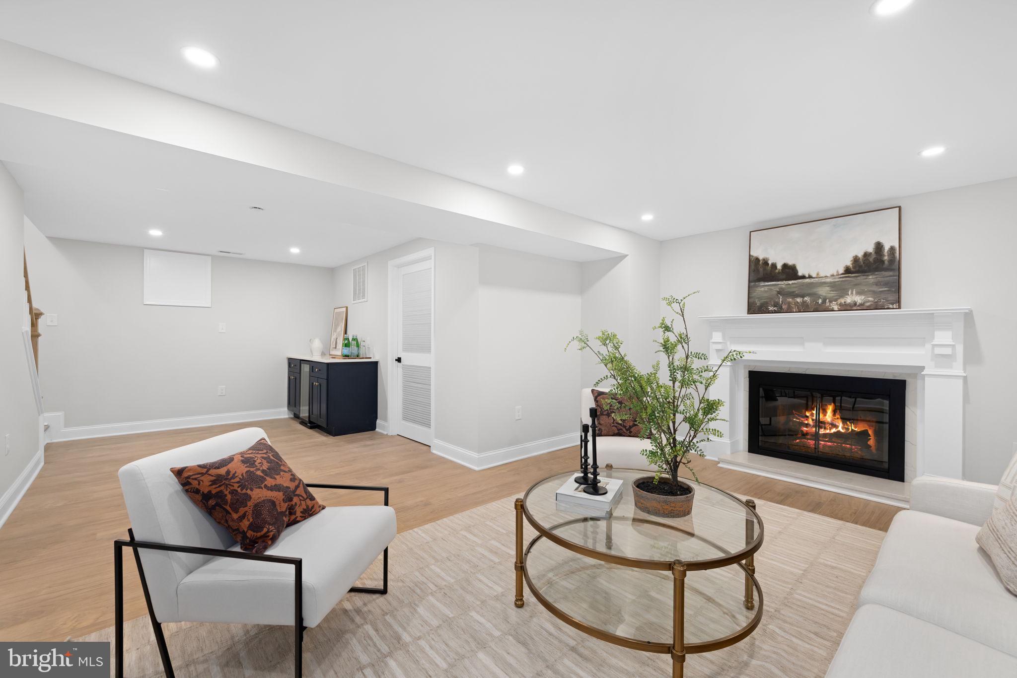 WAYNEWOOD - Residential