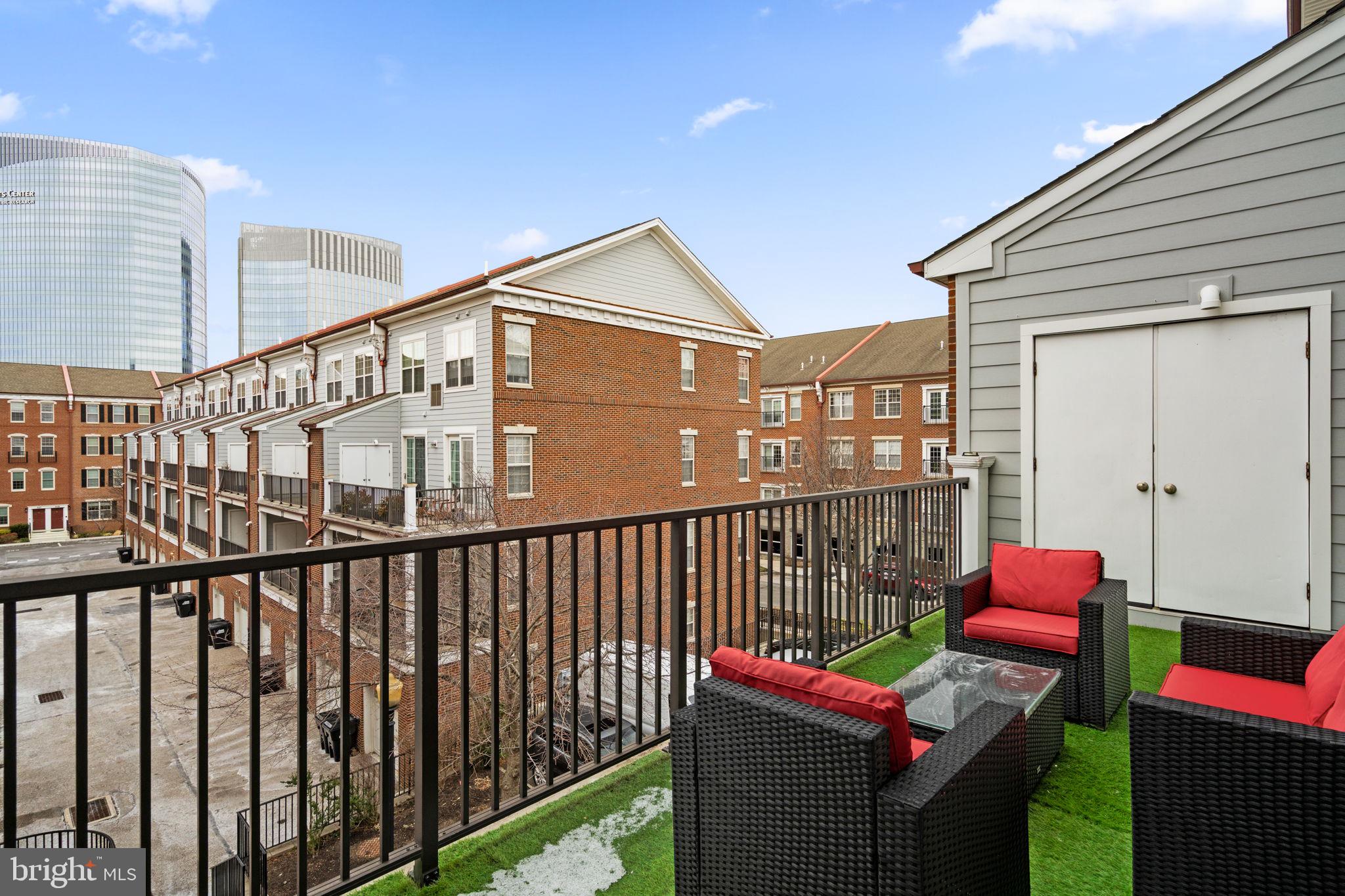 NAVAL SQUARE - Residential