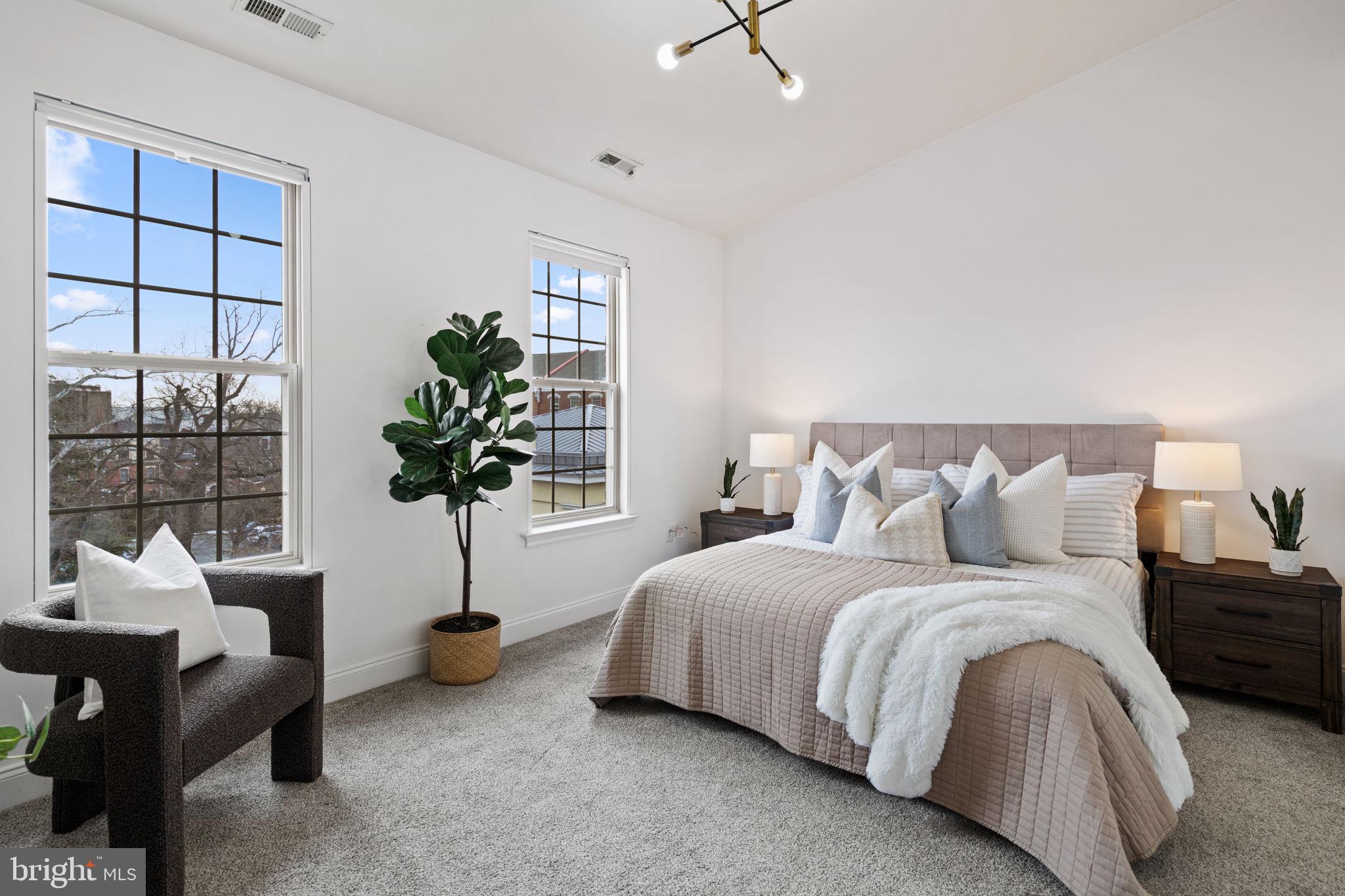 NAVAL SQUARE - Residential