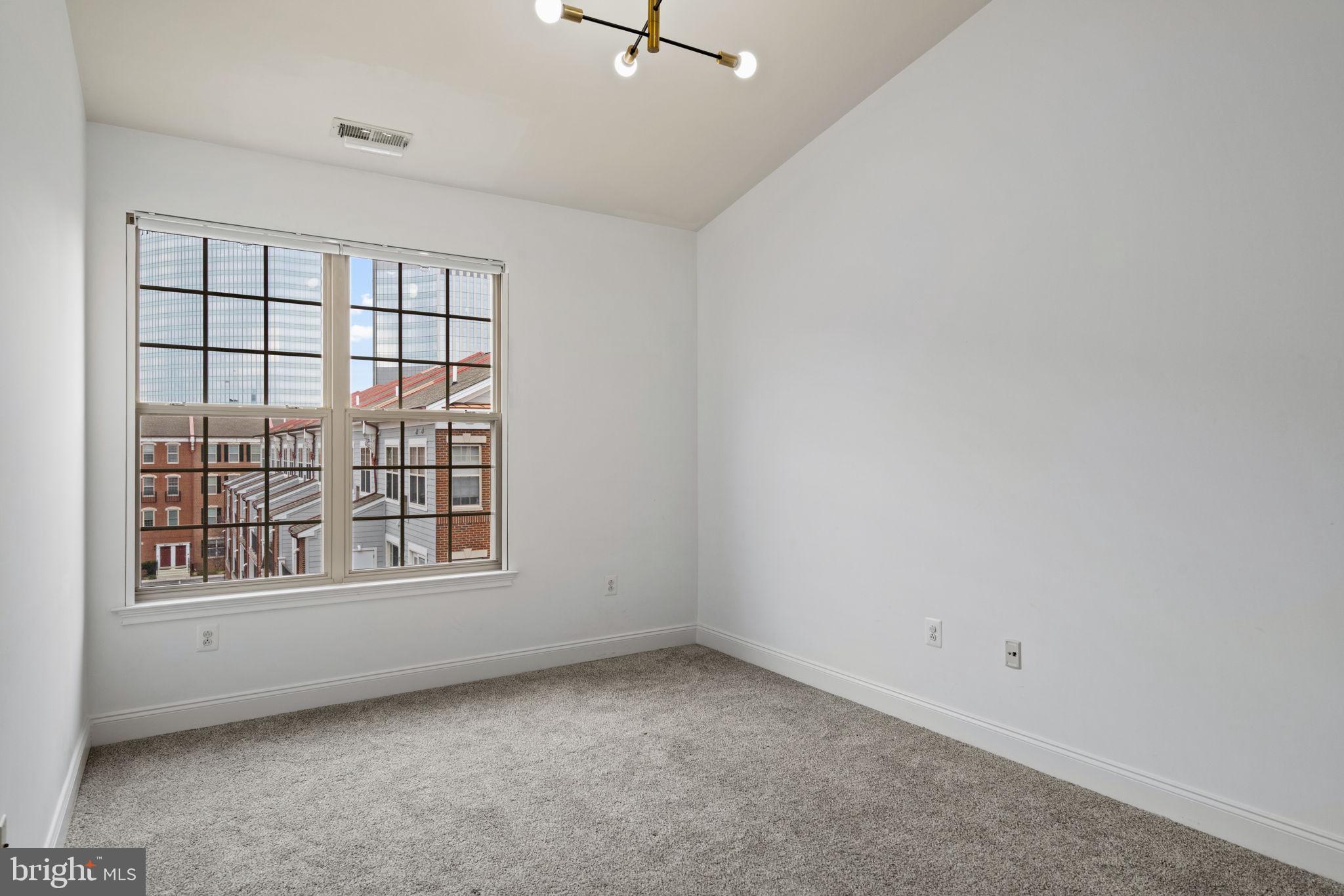 NAVAL SQUARE - Residential