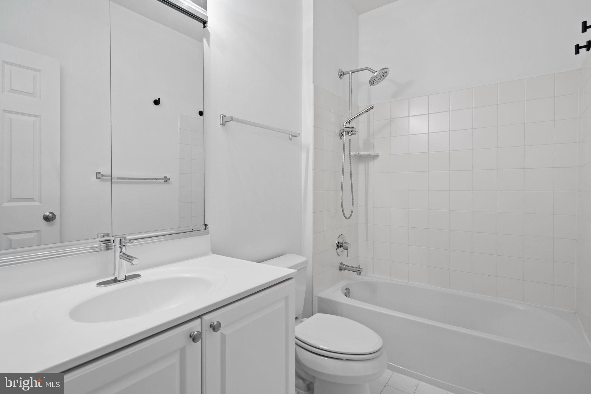 NAVAL SQUARE - Residential