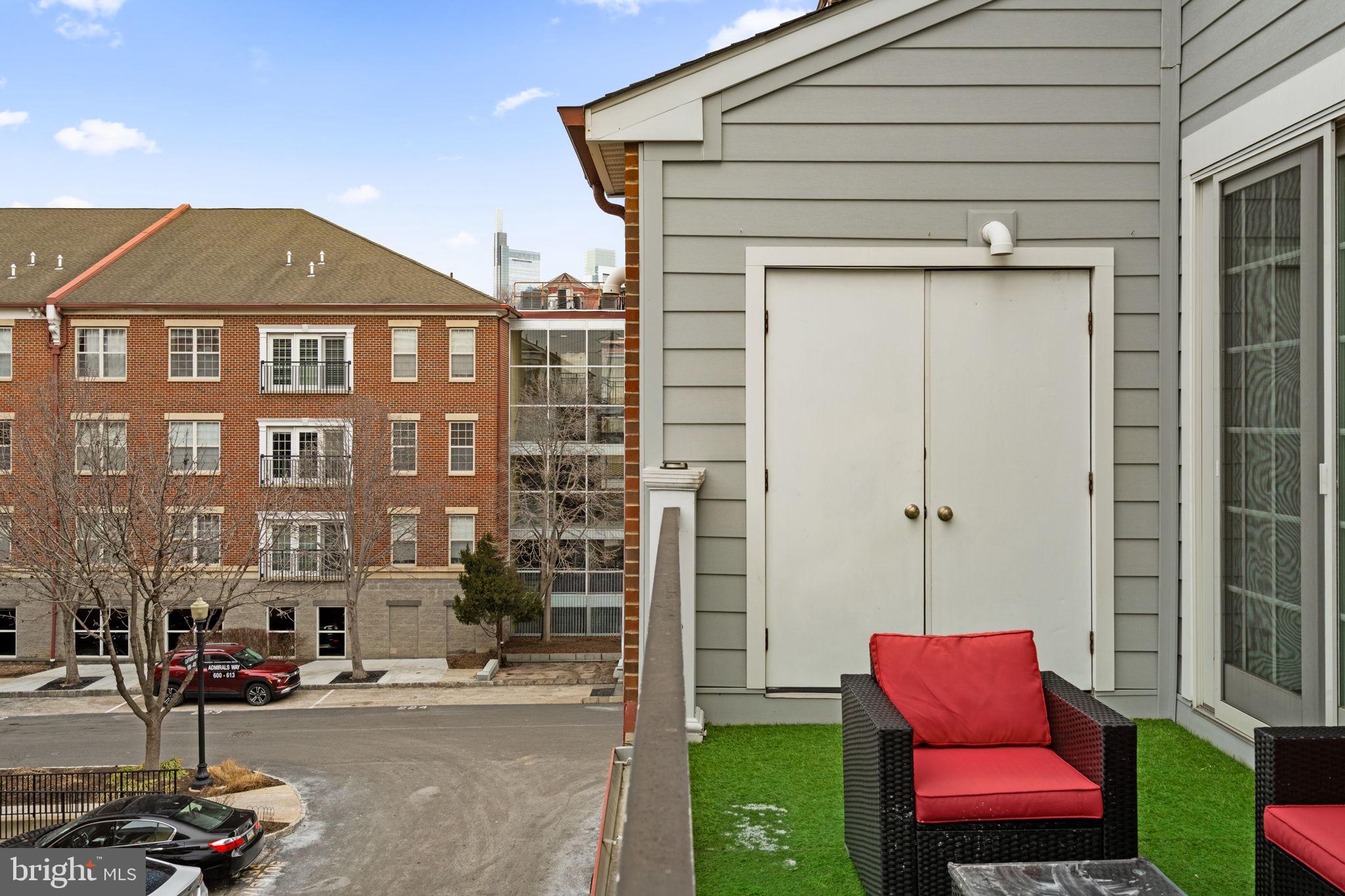 NAVAL SQUARE - Residential