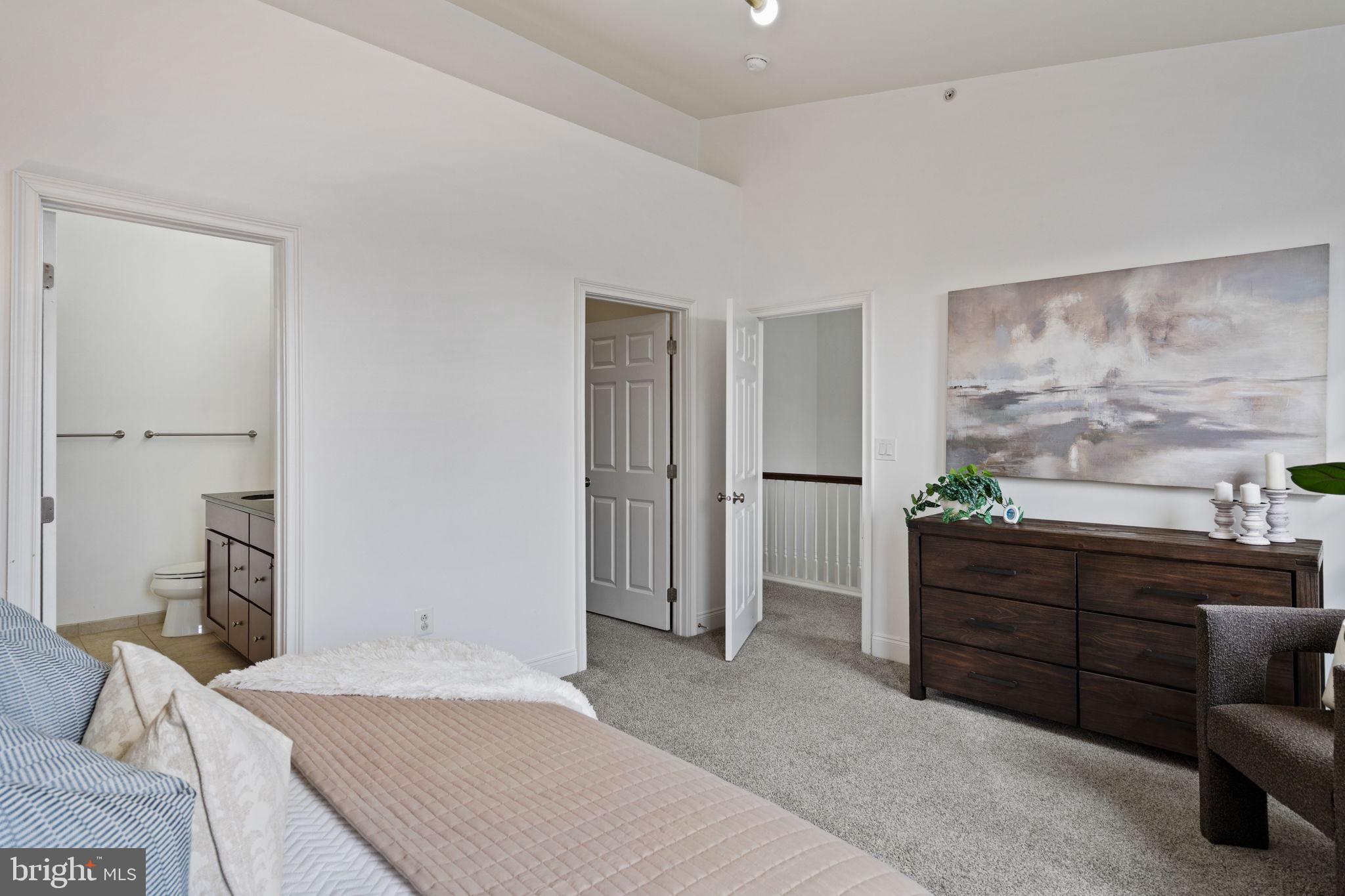 NAVAL SQUARE - Residential