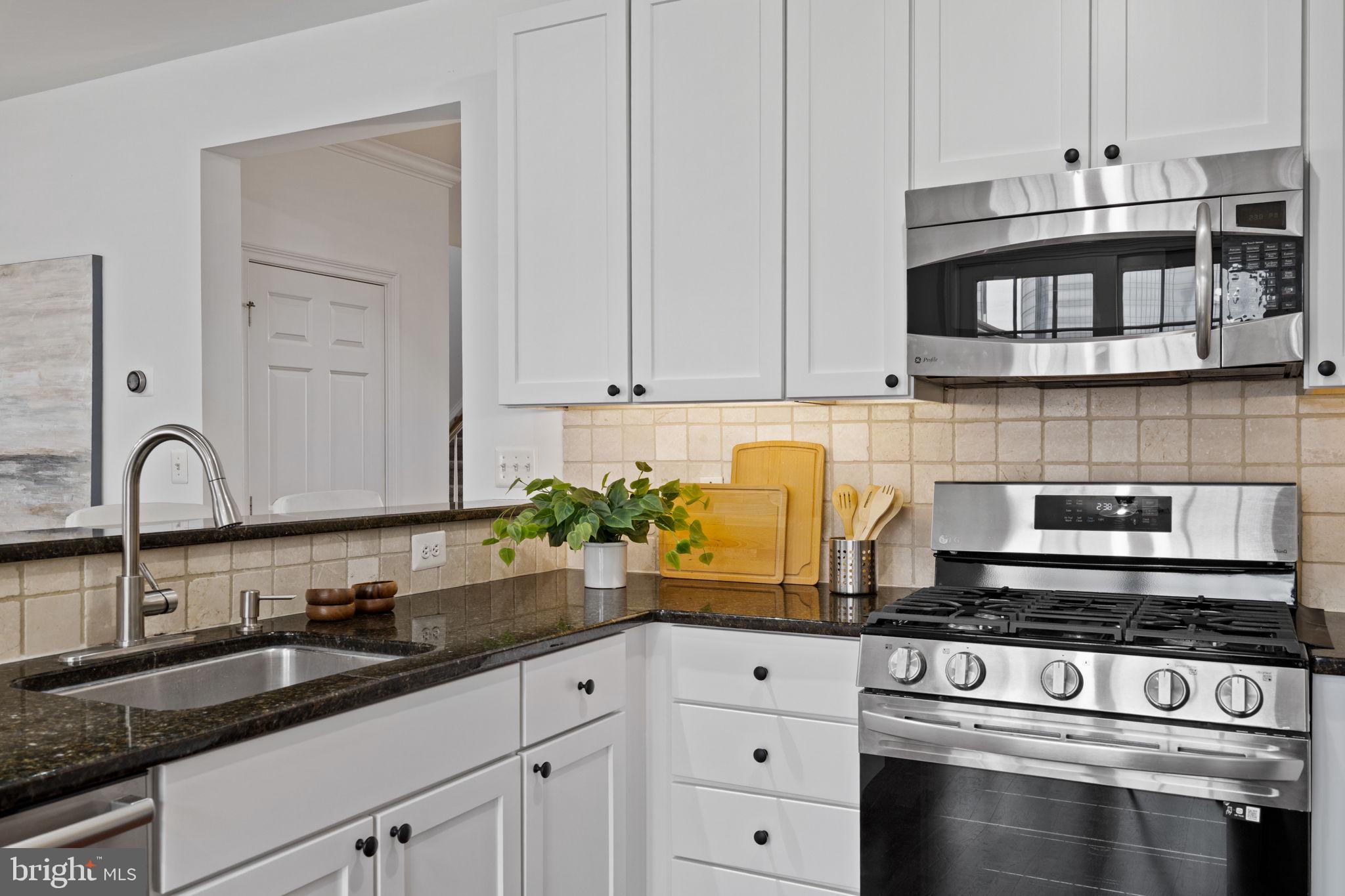 NAVAL SQUARE - Residential