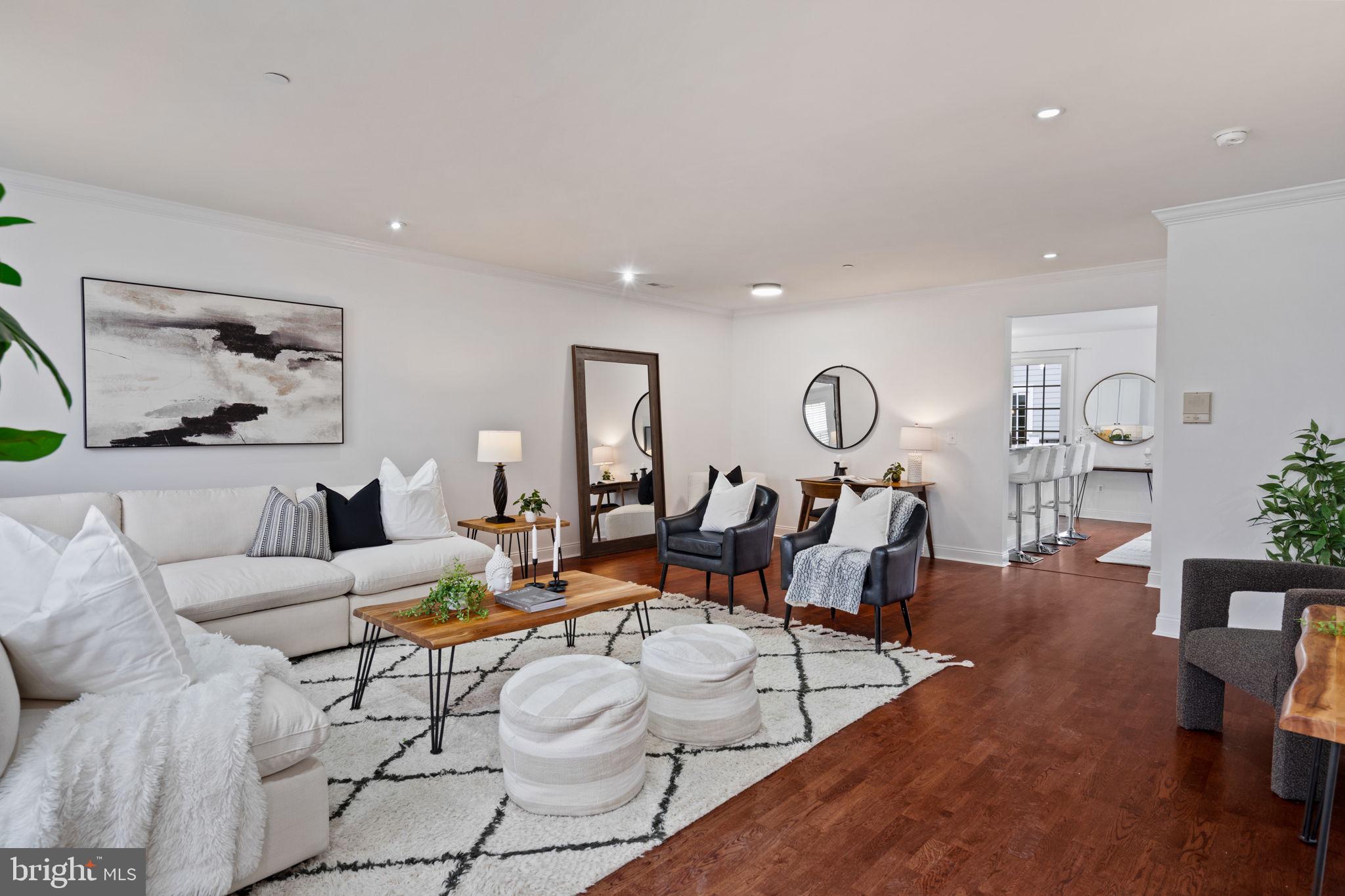 NAVAL SQUARE - Residential