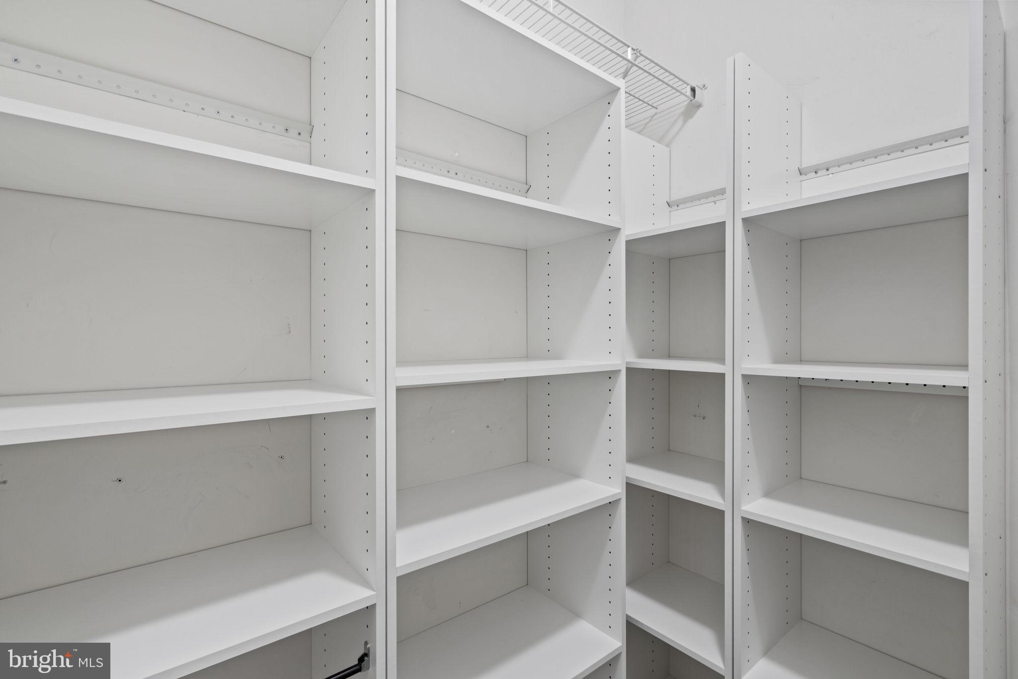 NAVAL SQUARE - Residential