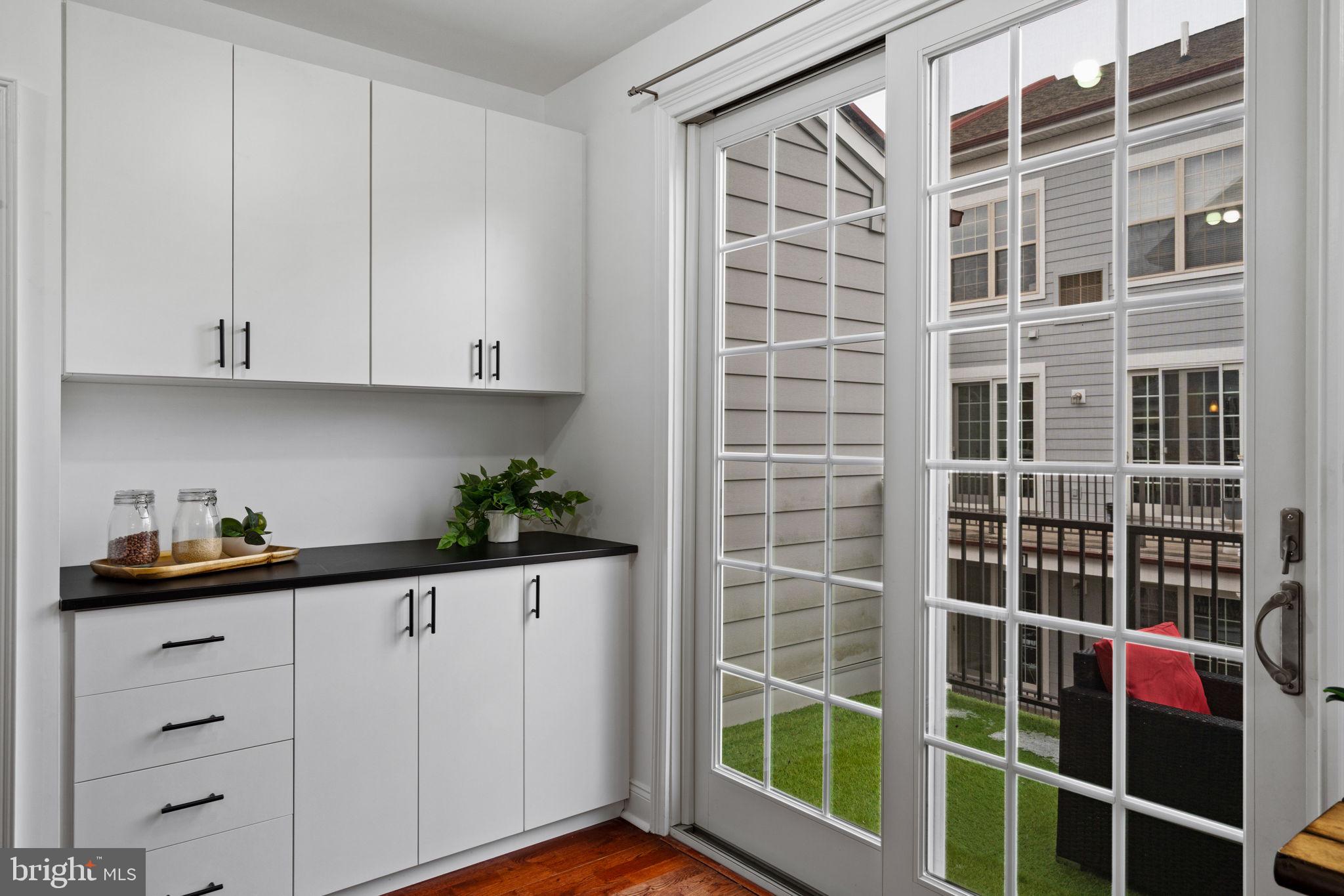 NAVAL SQUARE - Residential