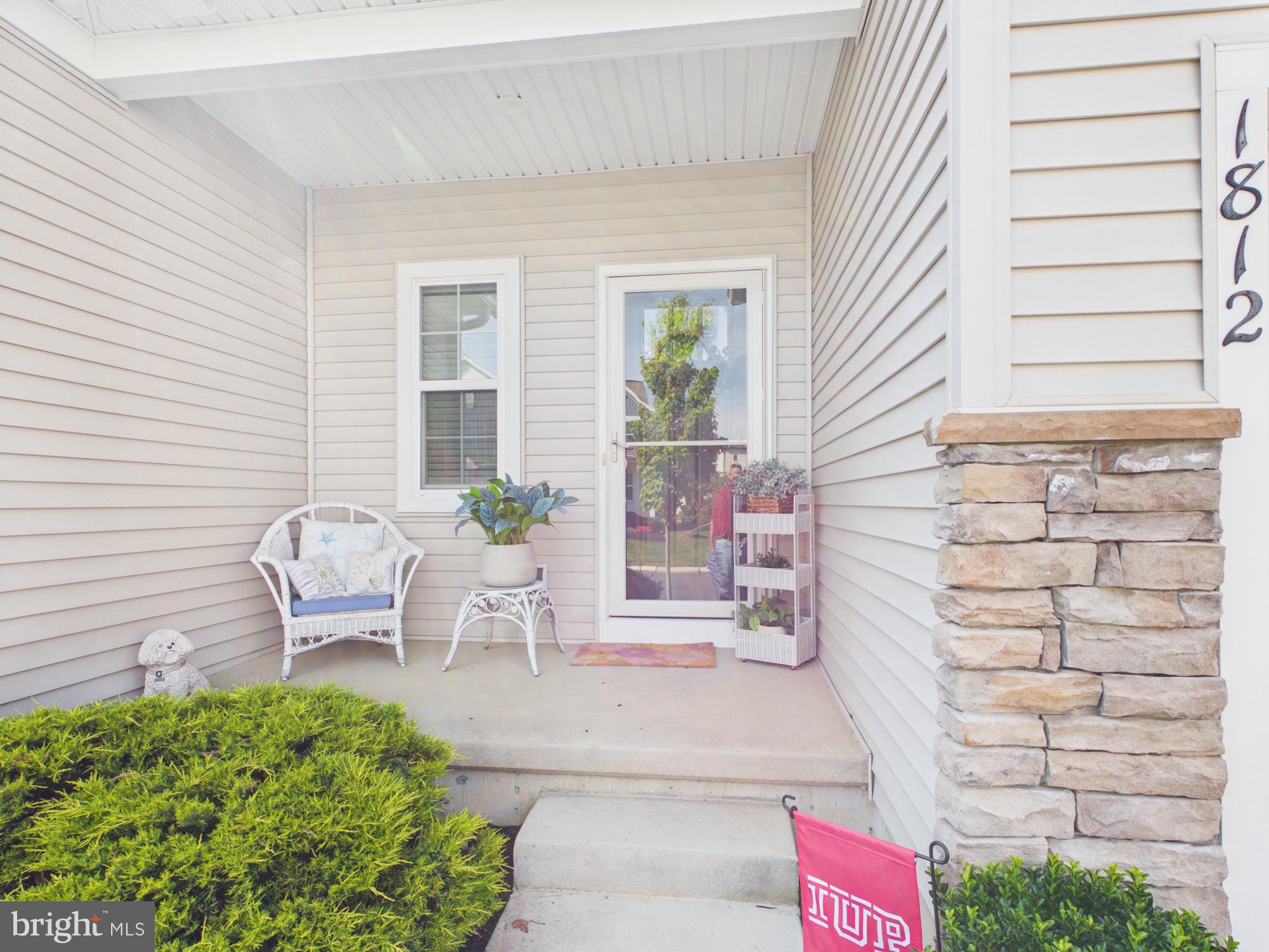 1812 SHADY LANE