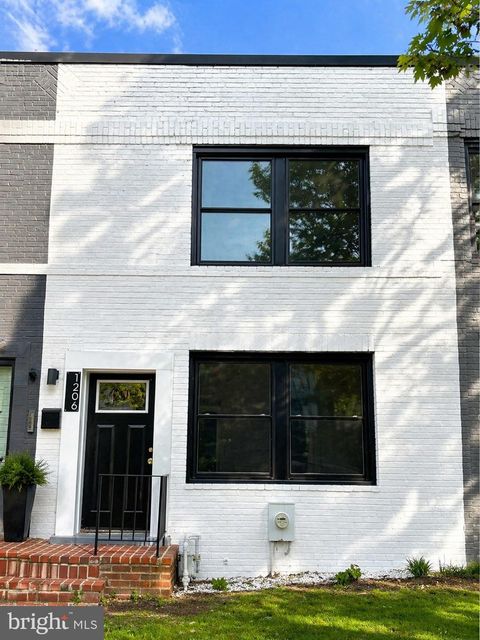 1206 16TH STREET NE WASHINGTON DC 20002