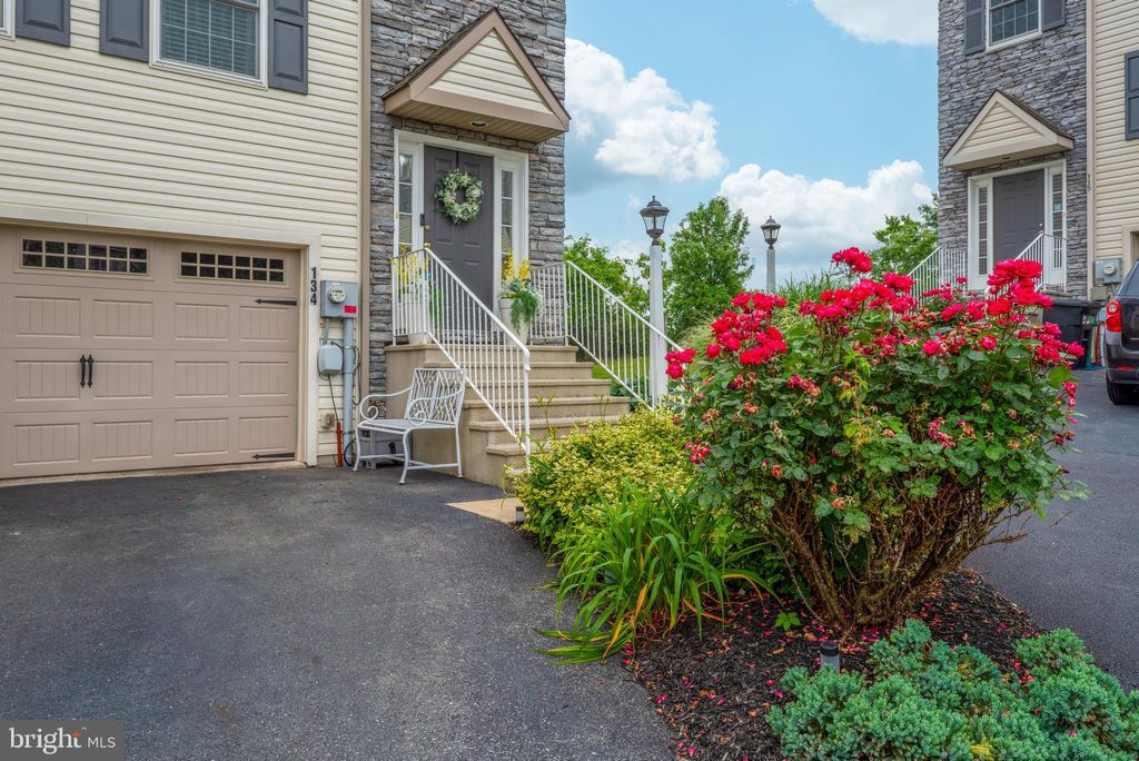 Photo of 134 Gentlemens Way, LANCASTER, PA 17603 (MLS # PALA2076082)