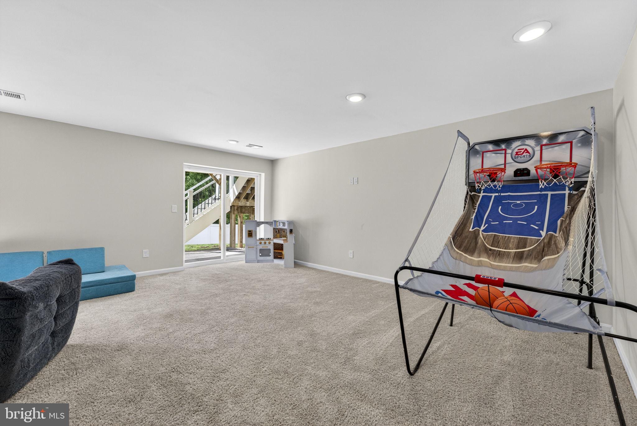 WILDERNESS SHORES - Residential