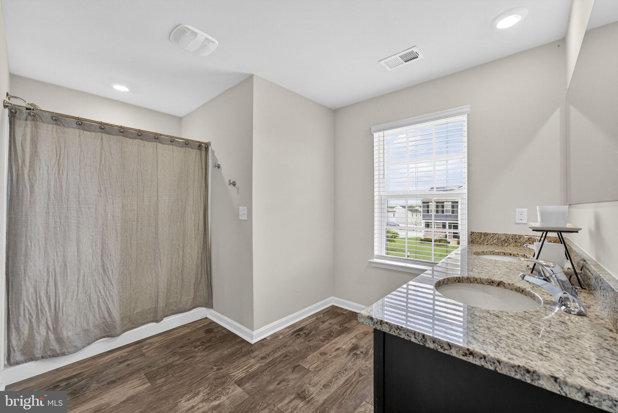 WILDERNESS SHORES - Residential