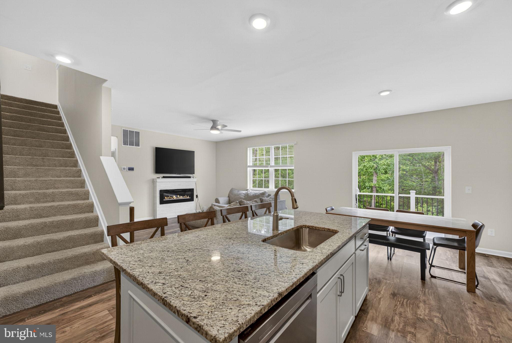 WILDERNESS SHORES - Residential