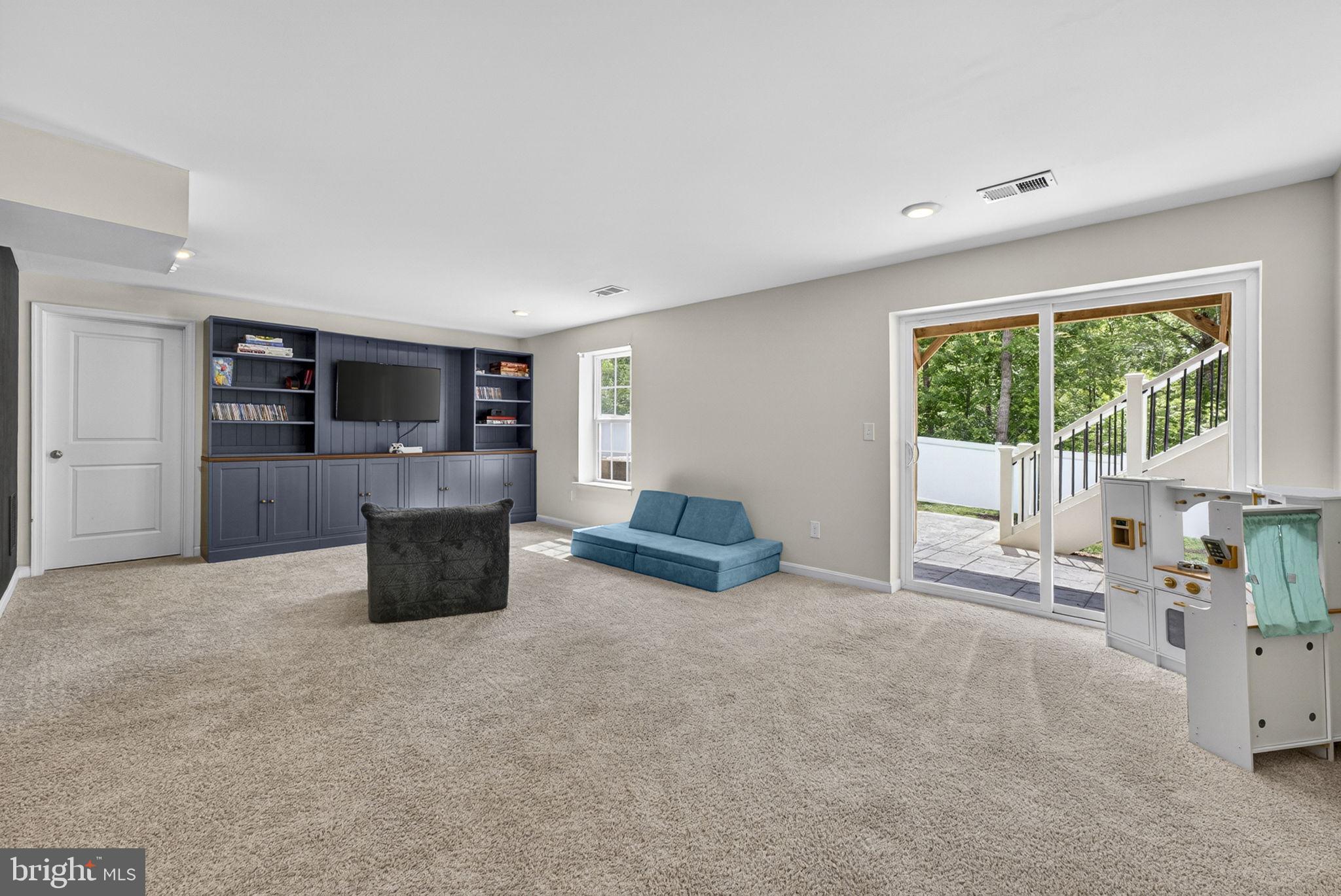 WILDERNESS SHORES - Residential