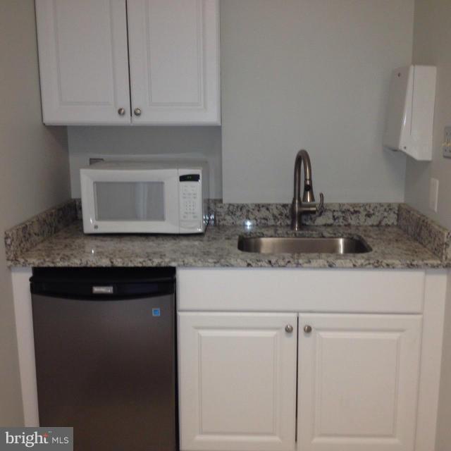 WINDOVER HEIGHTS - Commercial Lease