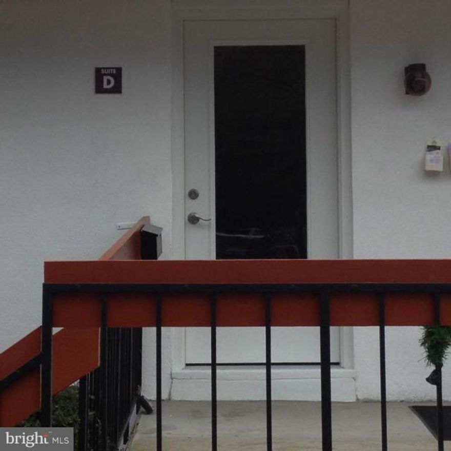 Completely renovates with fresh paint, kitchen and new carpet. 1200 SQ FT ON THE UPPER FLOOR with its own entrance from the back,  , ONE SUITE IN THIS FREE-STANDING BUILDING FACING MAPLE AVE IN MIDDLE DOWN TOWN VIENNA,UPPER LEVEL ALSO OPENS TO THE PARKING LOT, GOOD OPPORTUNITY TO LEASE AN OFFICE WITHIN A SHORT DISTANCE TO THE METRO AND MAJOR ROADS.. GOOD FOR MEDICAL, DENTAL OR GENERAL OFFICE USE.