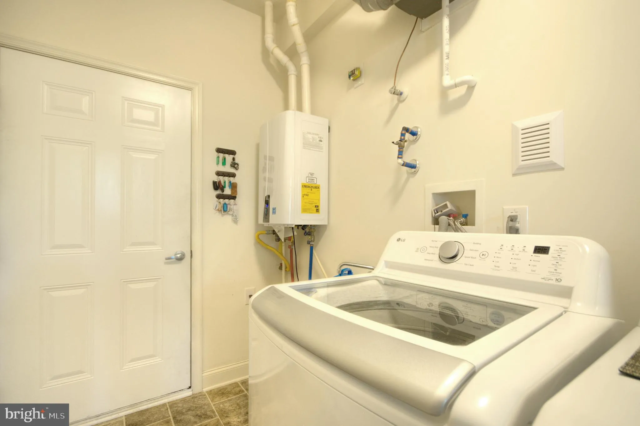 Sewell, New Jersey 08080, United States, 3 Bedrooms Bedrooms, ,2 BathroomsBathrooms,Residential,Active,160908