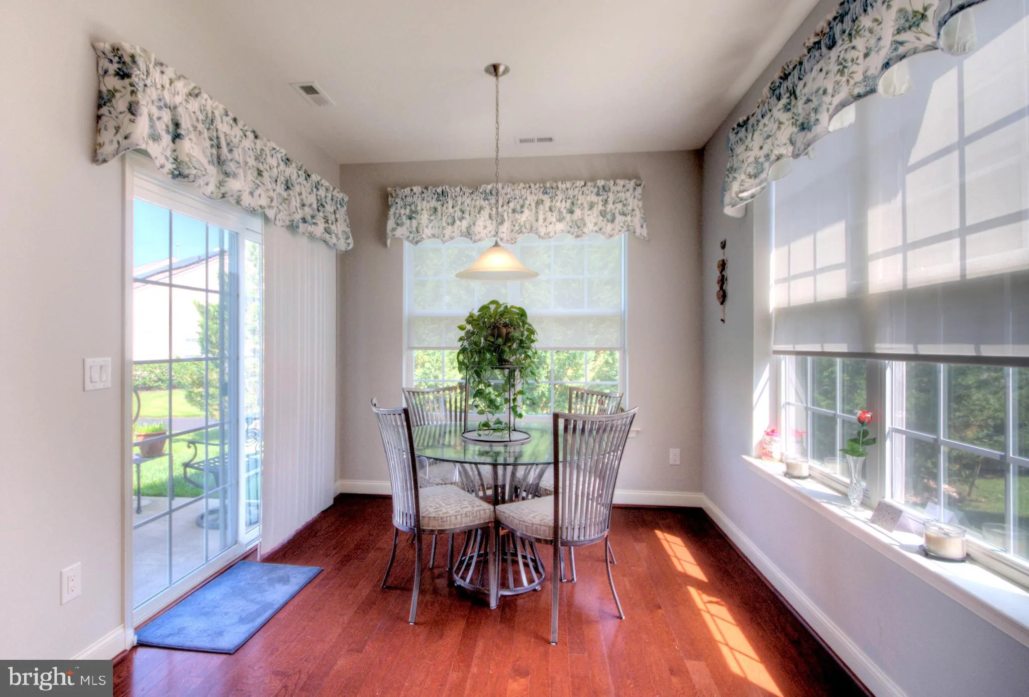 Sewell, New Jersey 08080, United States, 3 Bedrooms Bedrooms, ,2 BathroomsBathrooms,Residential,Active,160908