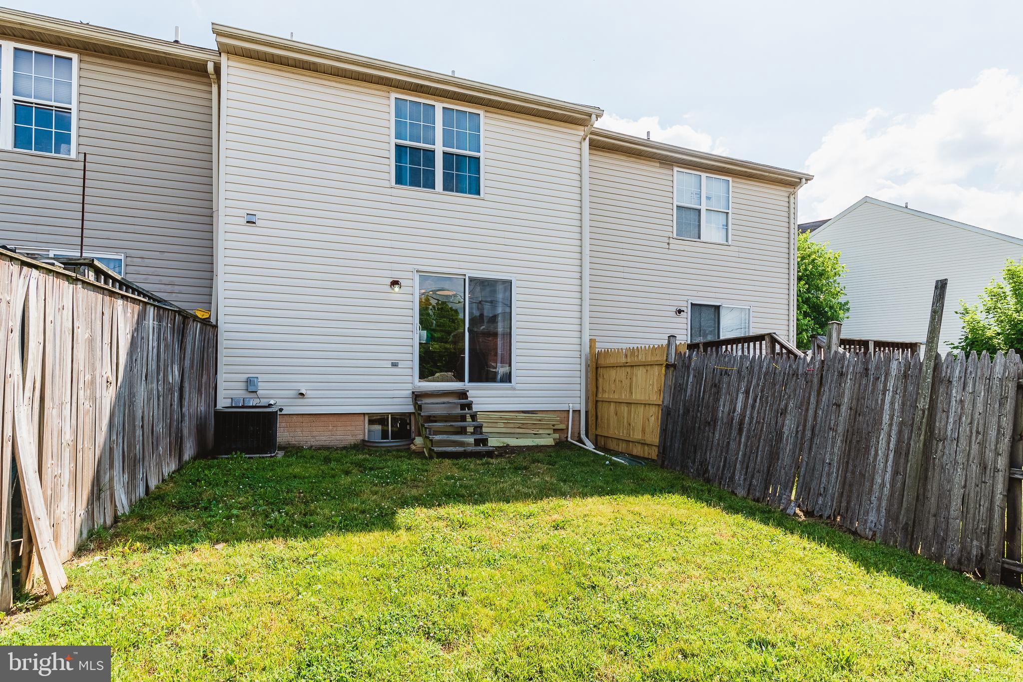 BOSTON COURTS - Residential