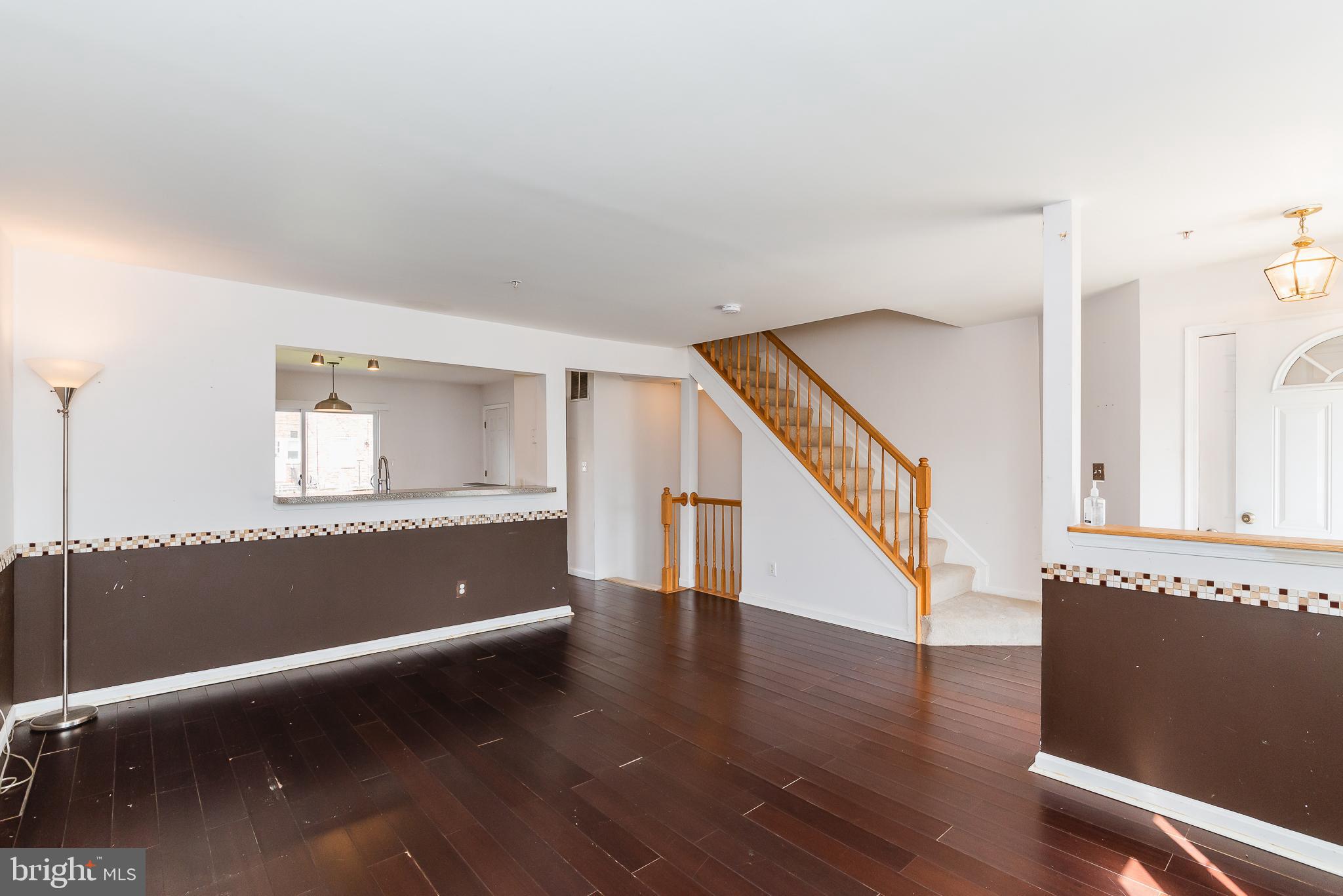 BOSTON COURTS - Residential