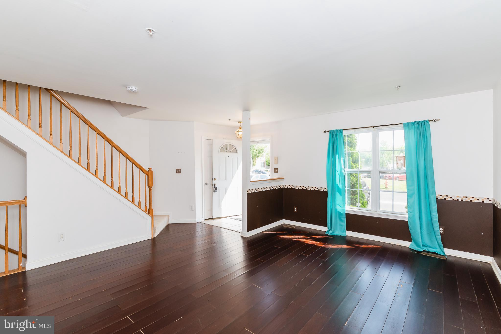 BOSTON COURTS - Residential