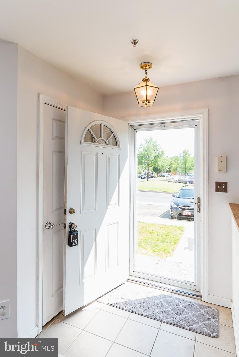 BOSTON COURTS - Residential