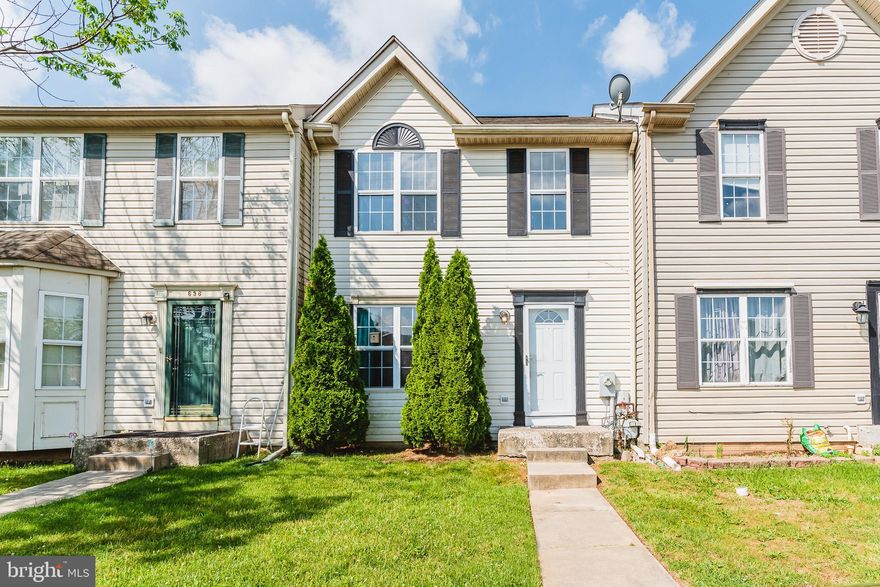 WELCOME HOME! 3 BEDROOM, 3.5 BATH TOWNHOME LOCATED IN BOSTON COURTS--NEW PAINT--NEW CARPET--HARDWOOD FLOORING--SPACIOUS LIVING ROOM WITH BAY WINDOW--UPDATED KITCHEN FEATURES STAINLESS STEEL APPLIANCES AND TILE FLOORING--HALF BATH ON MAIN LEVEL--MASTER SUITE WITH MASTER BATH--FINISHED LOWER LEVEL FEATURES WALK-OUT, FULL BATH AND POTENTIAL 4TH BEDROOM!  COME SEE THIS HOME TODAY!