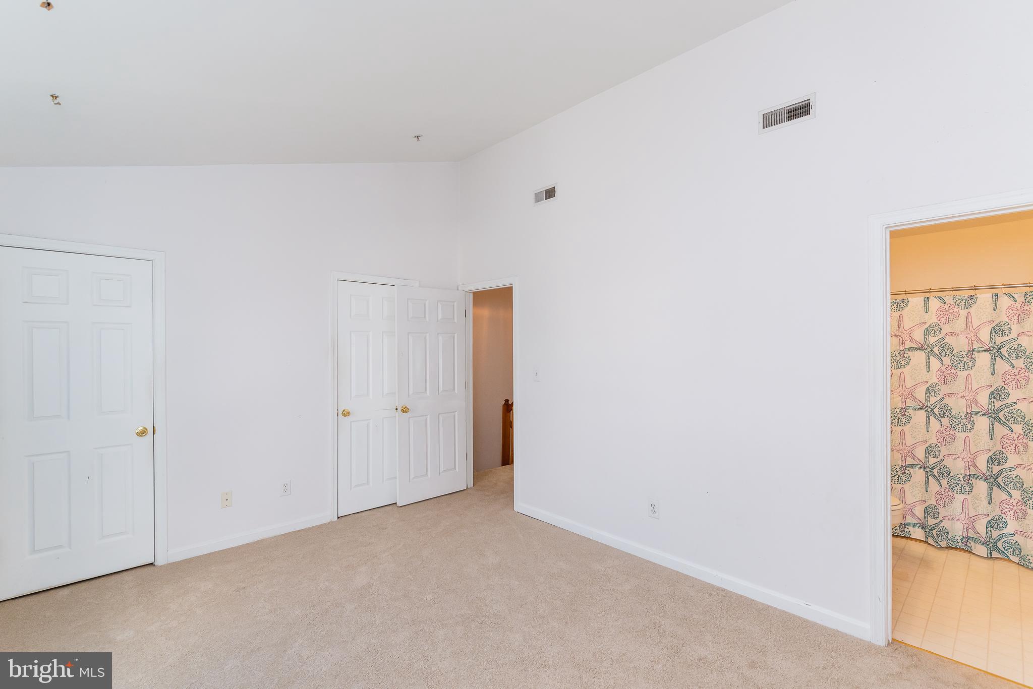 BOSTON COURTS - Residential