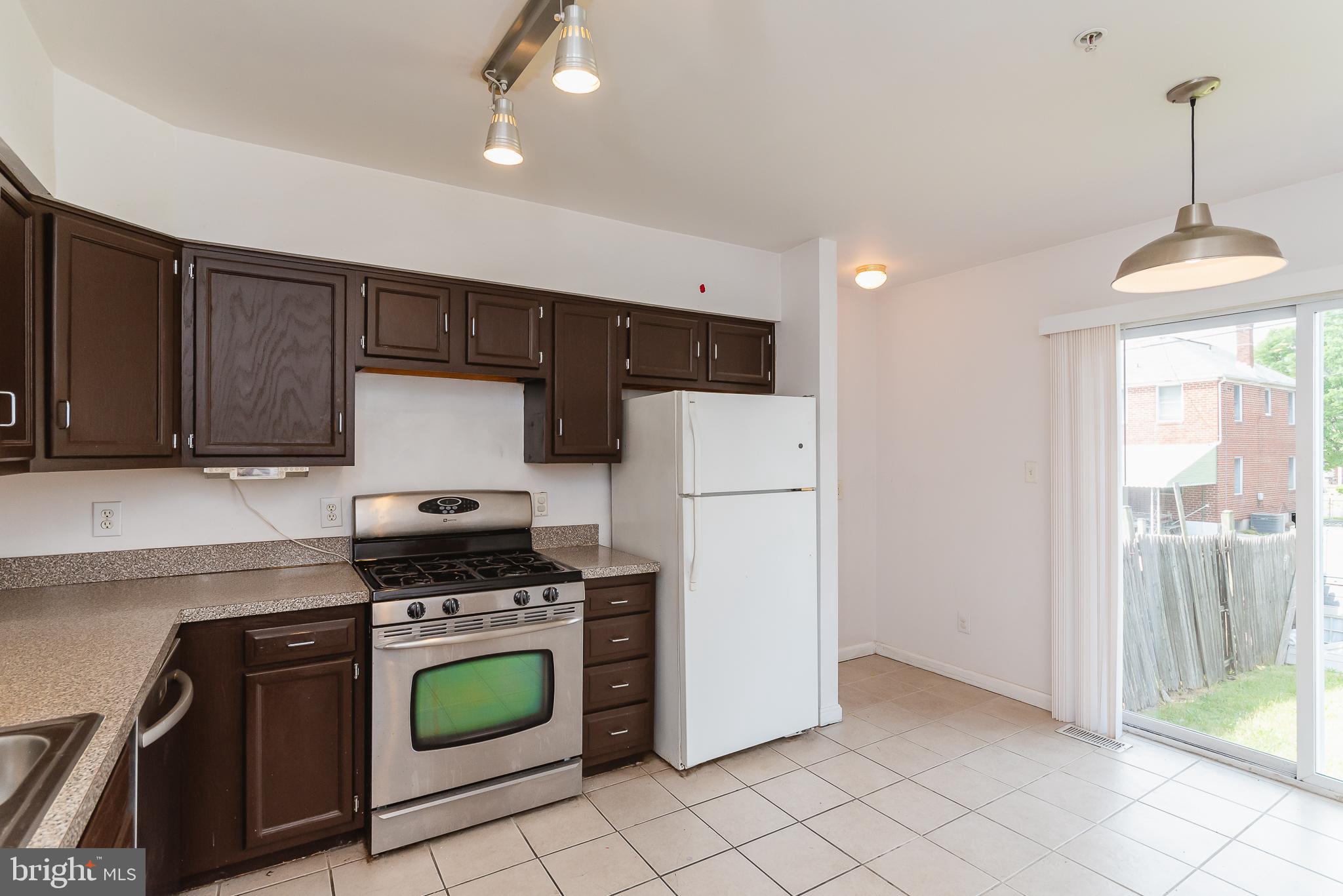 BOSTON COURTS - Residential