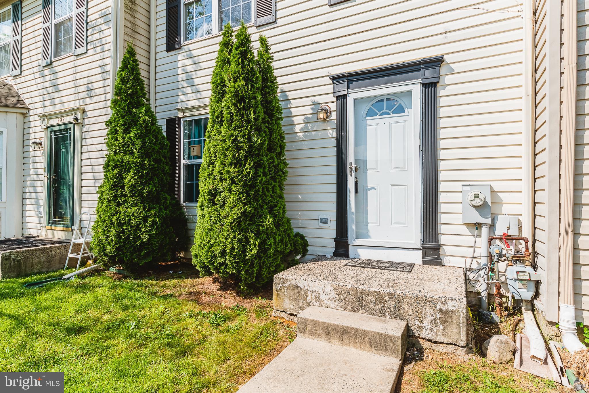 BOSTON COURTS - Residential