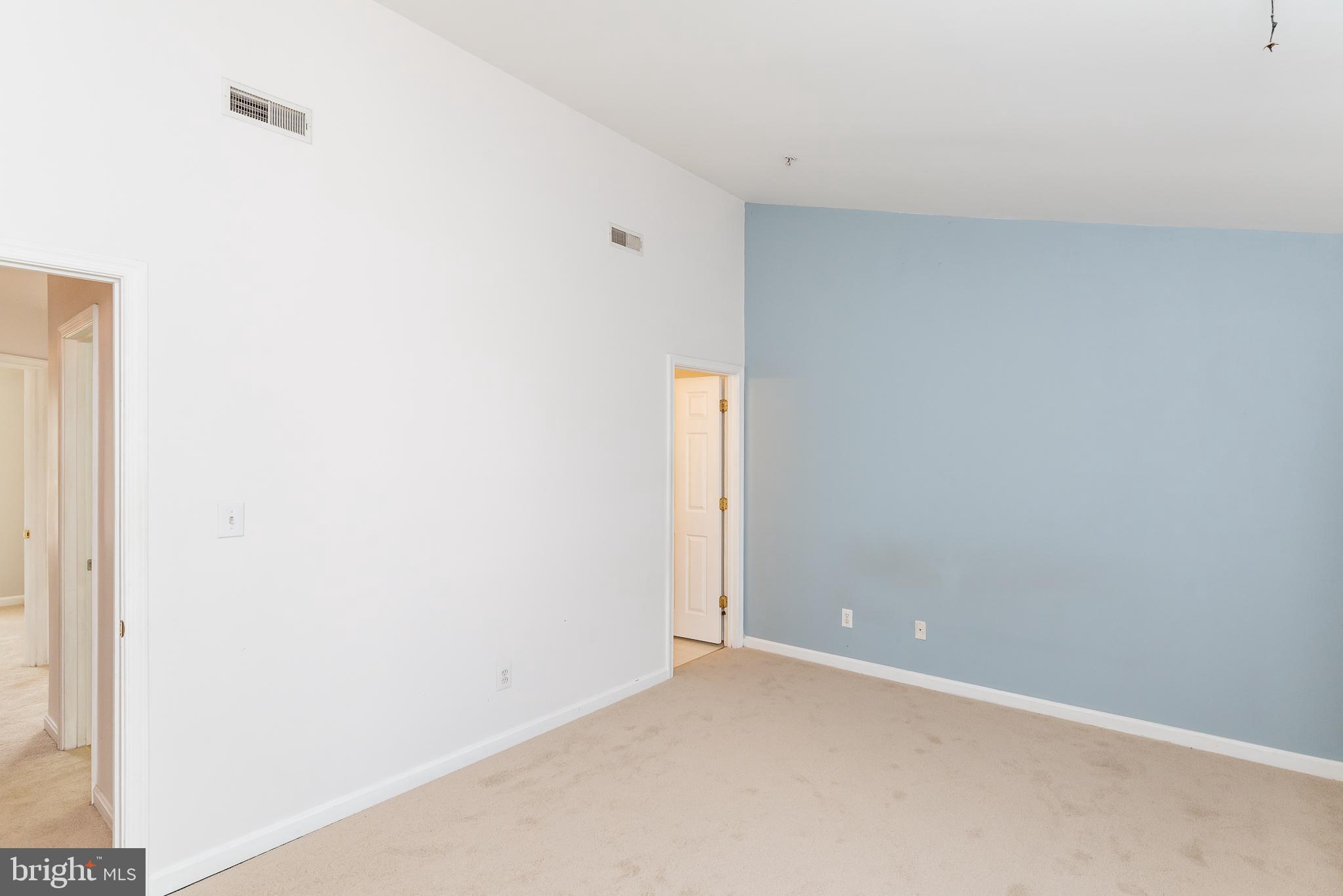 BOSTON COURTS - Residential