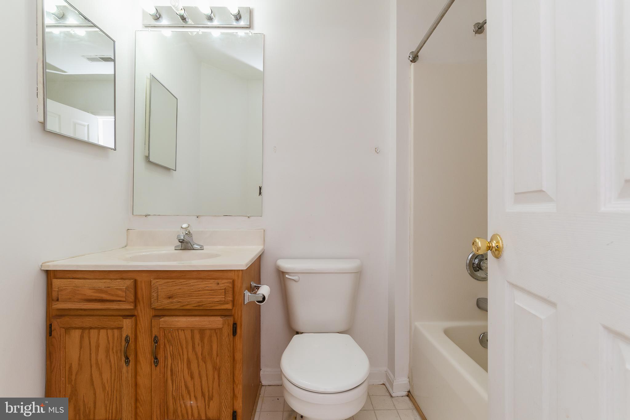 BOSTON COURTS - Residential