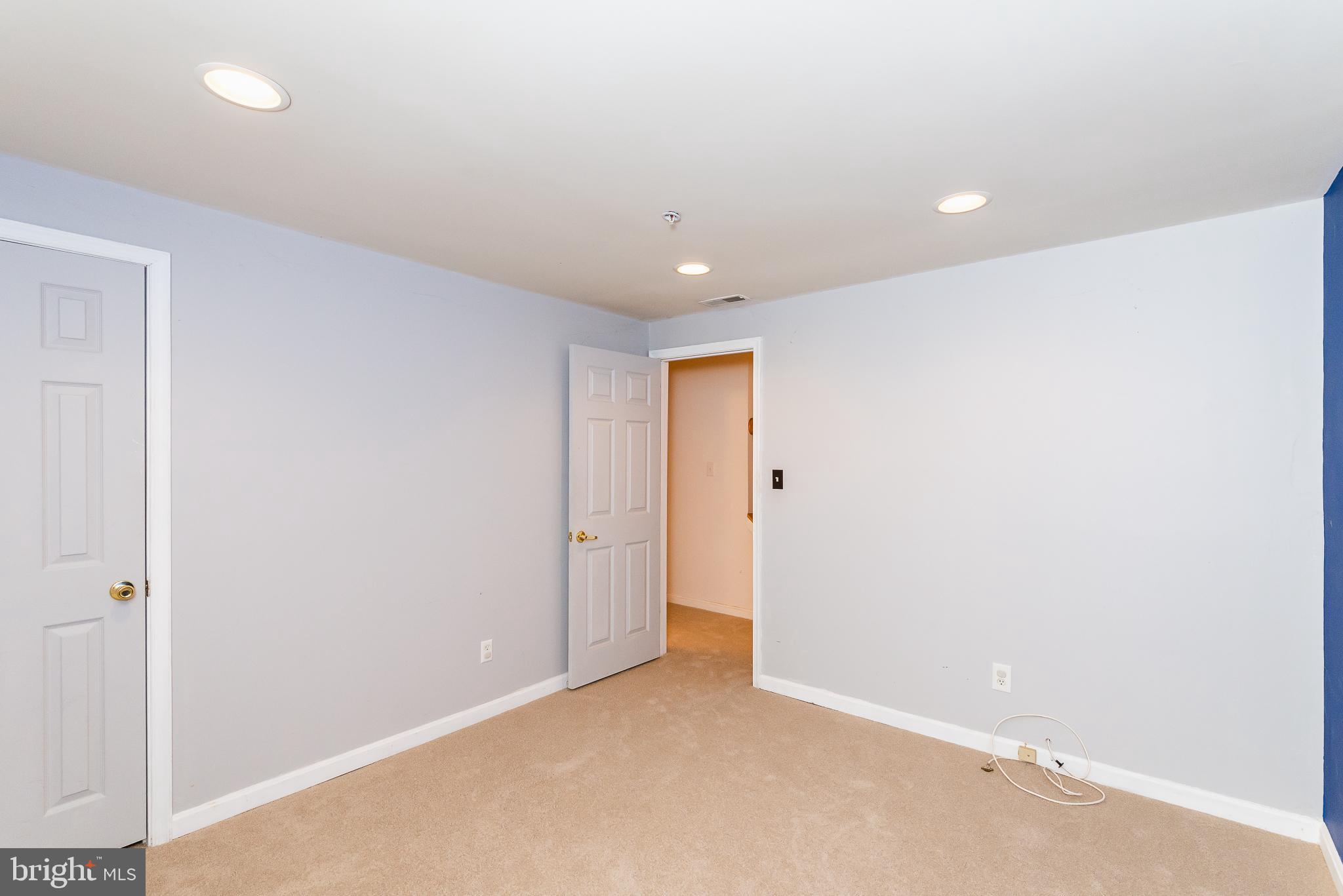 BOSTON COURTS - Residential