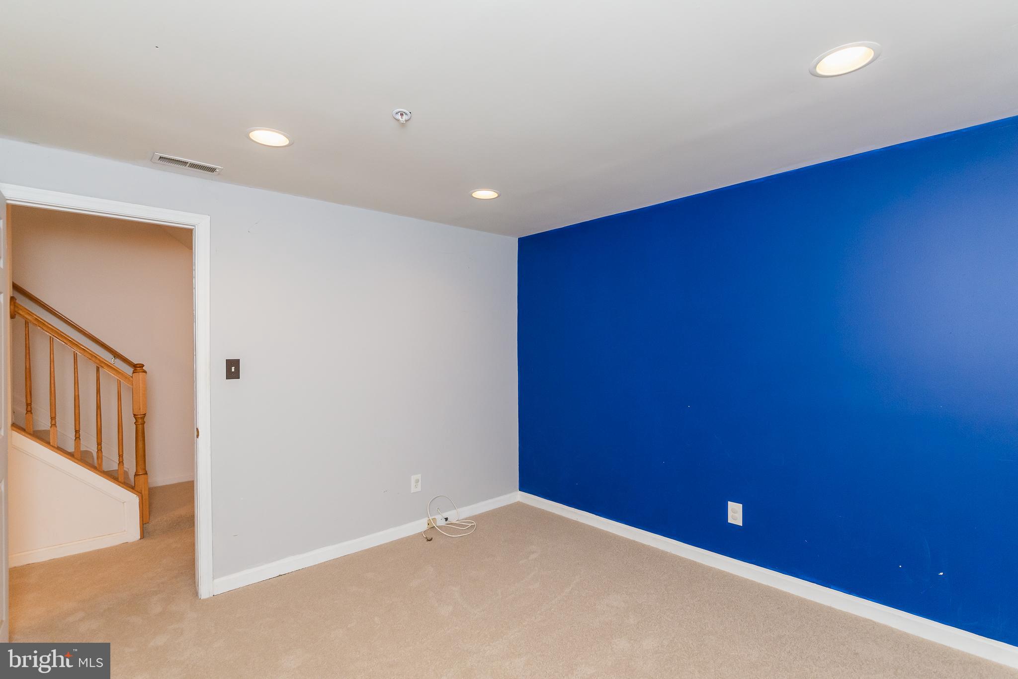 BOSTON COURTS - Residential