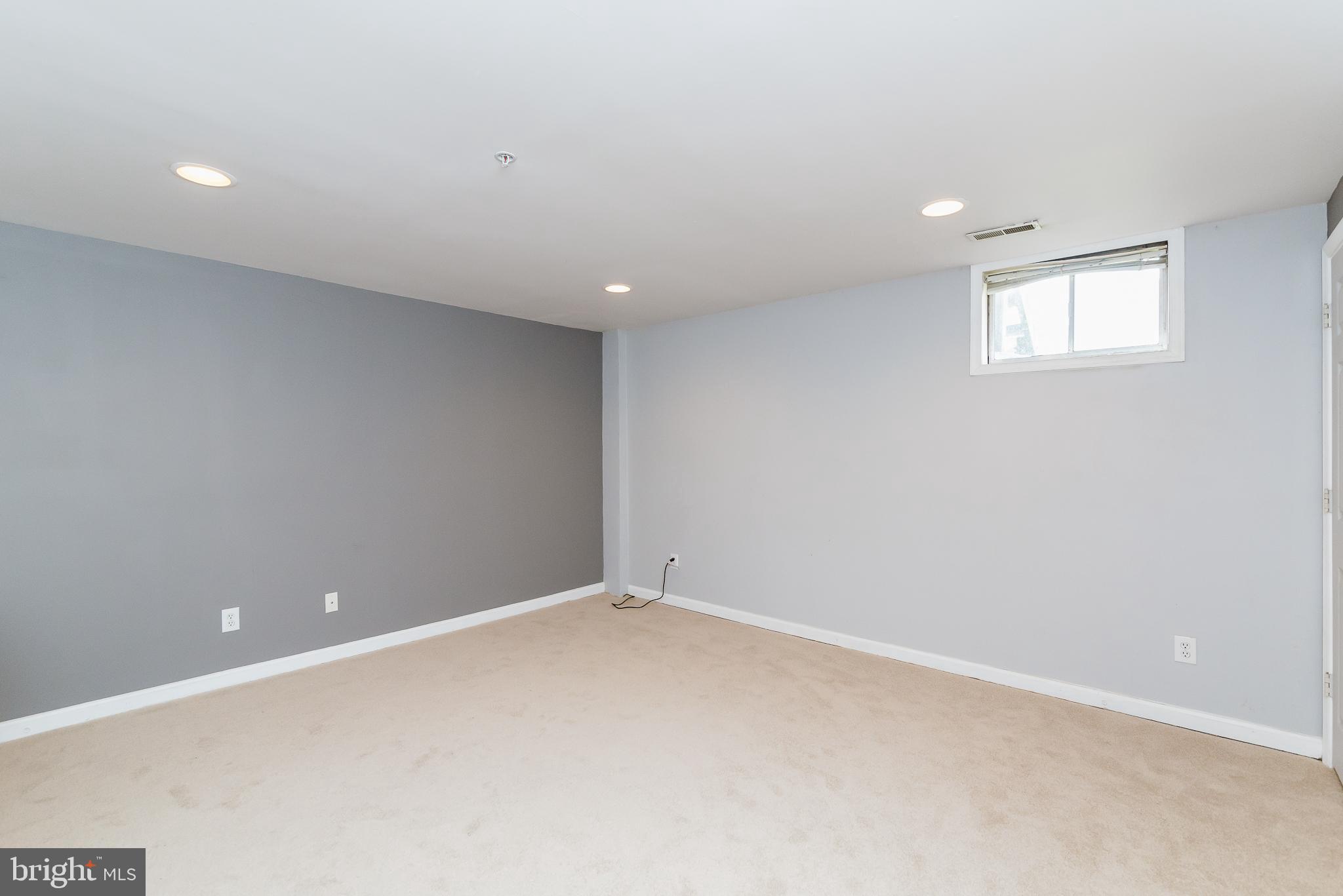 BOSTON COURTS - Residential