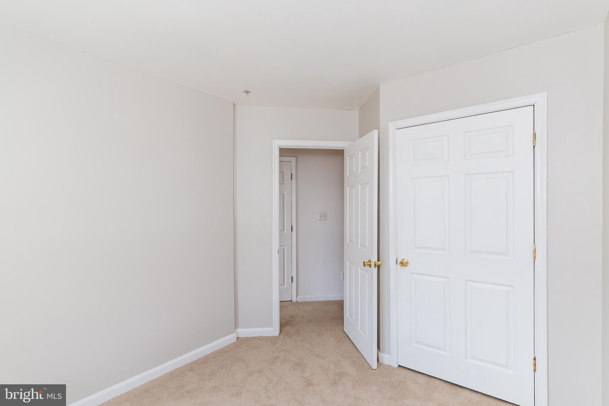 BOSTON COURTS - Residential