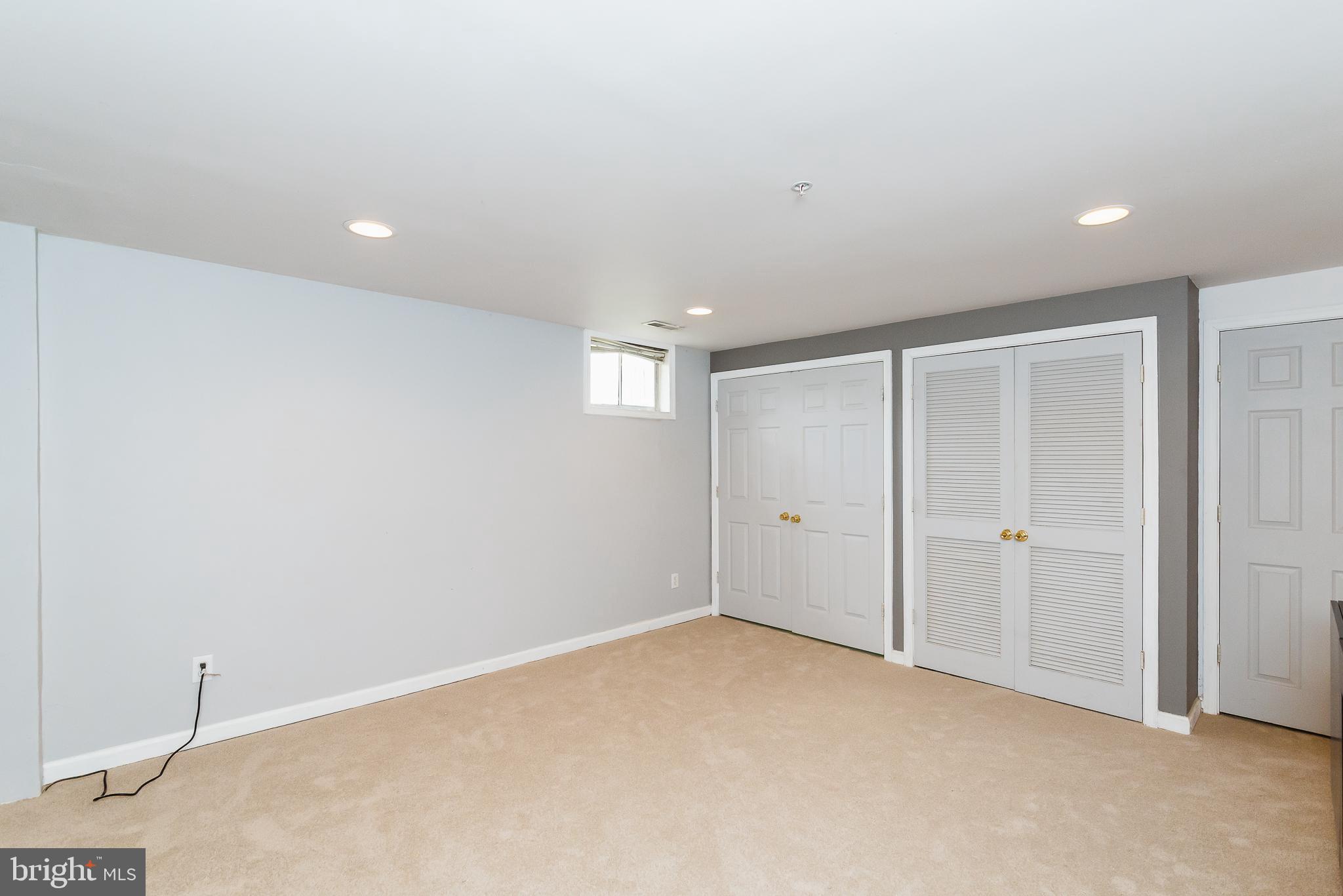 BOSTON COURTS - Residential