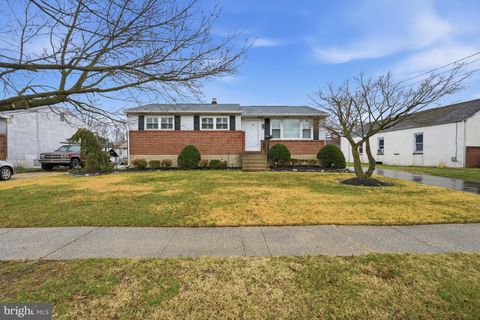 Homes For Sale - 712 W 11th Street<br/> NEW CASTLE, DE 19720