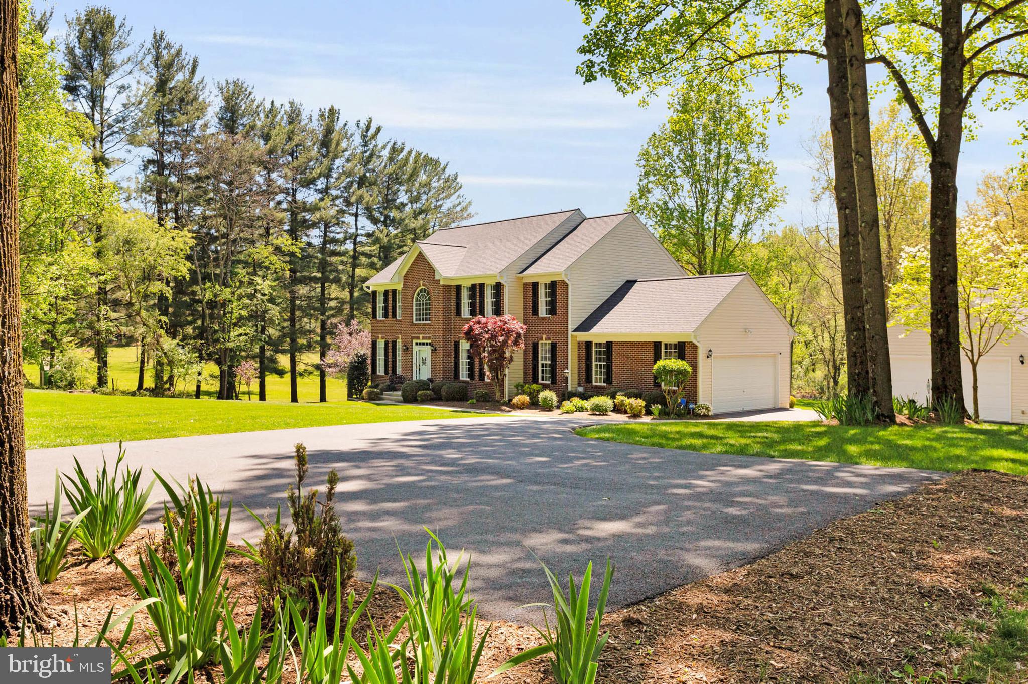 870 HOODS MILL RD