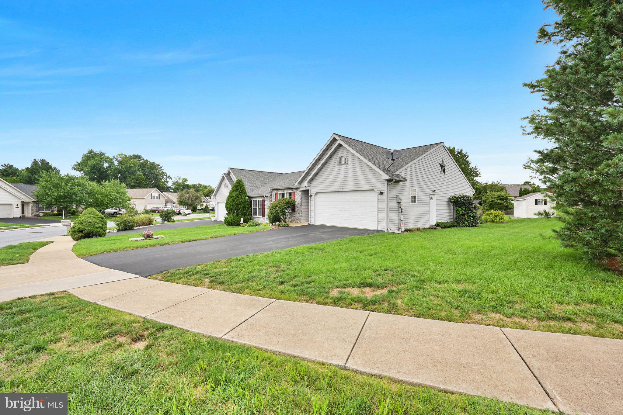 2041 WEEPING WILLOW LANE