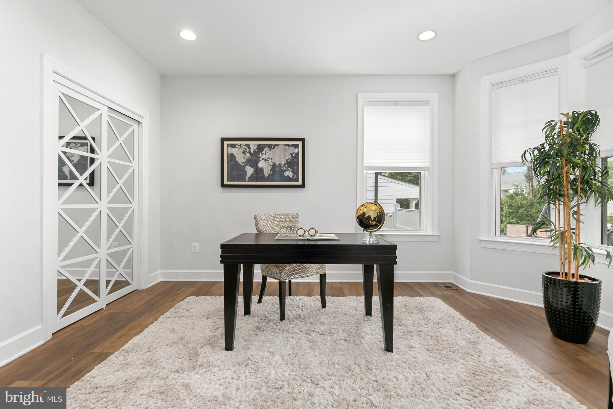 GREENWICH FOREST - Residential