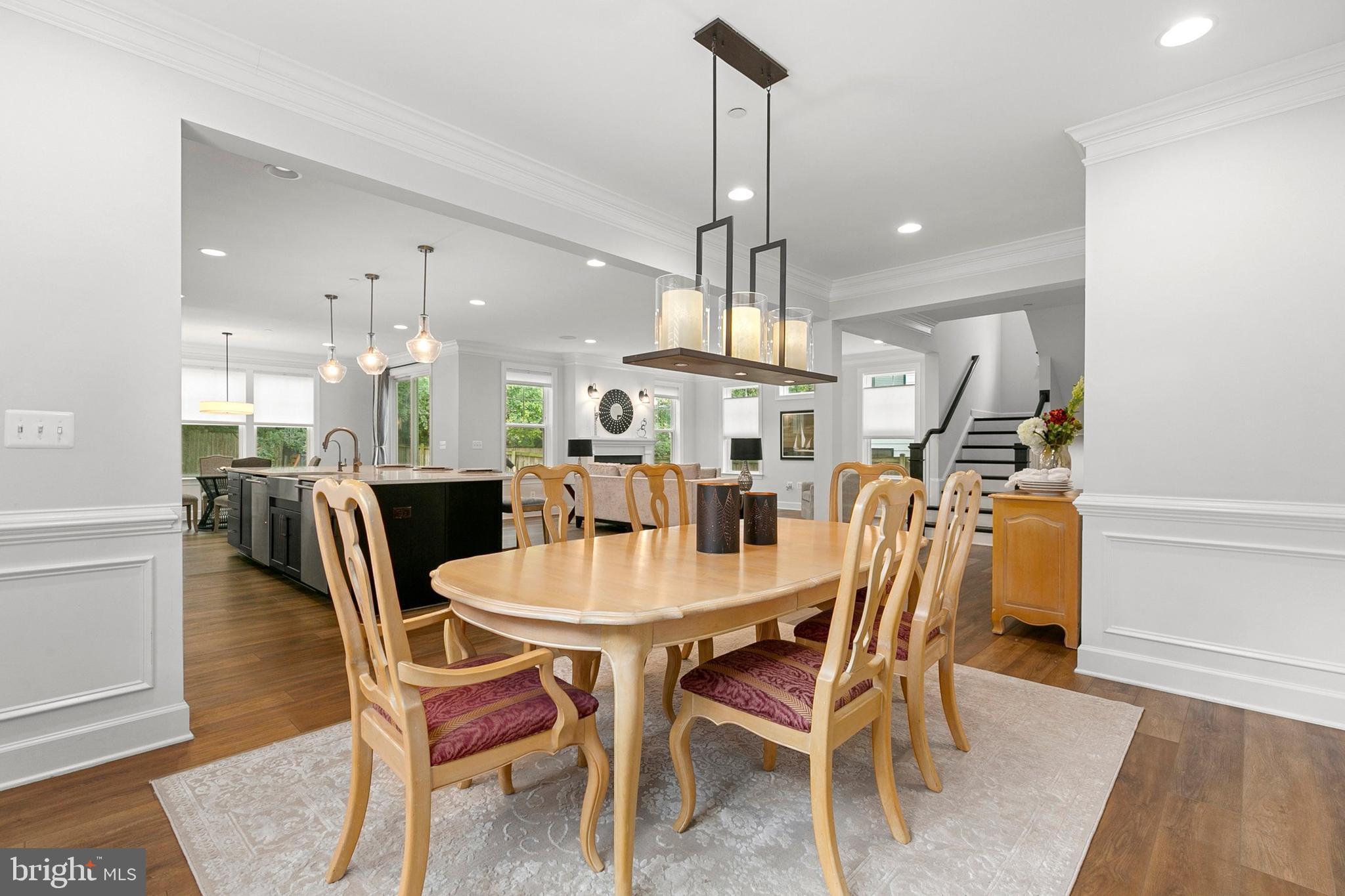 GREENWICH FOREST - Residential