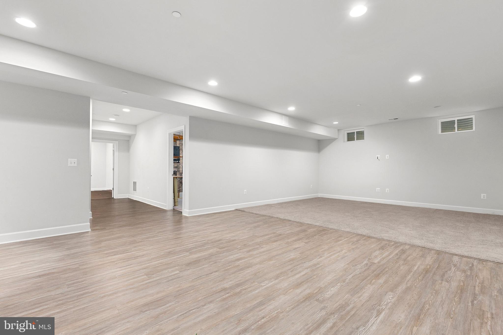 GREENWICH FOREST - Residential