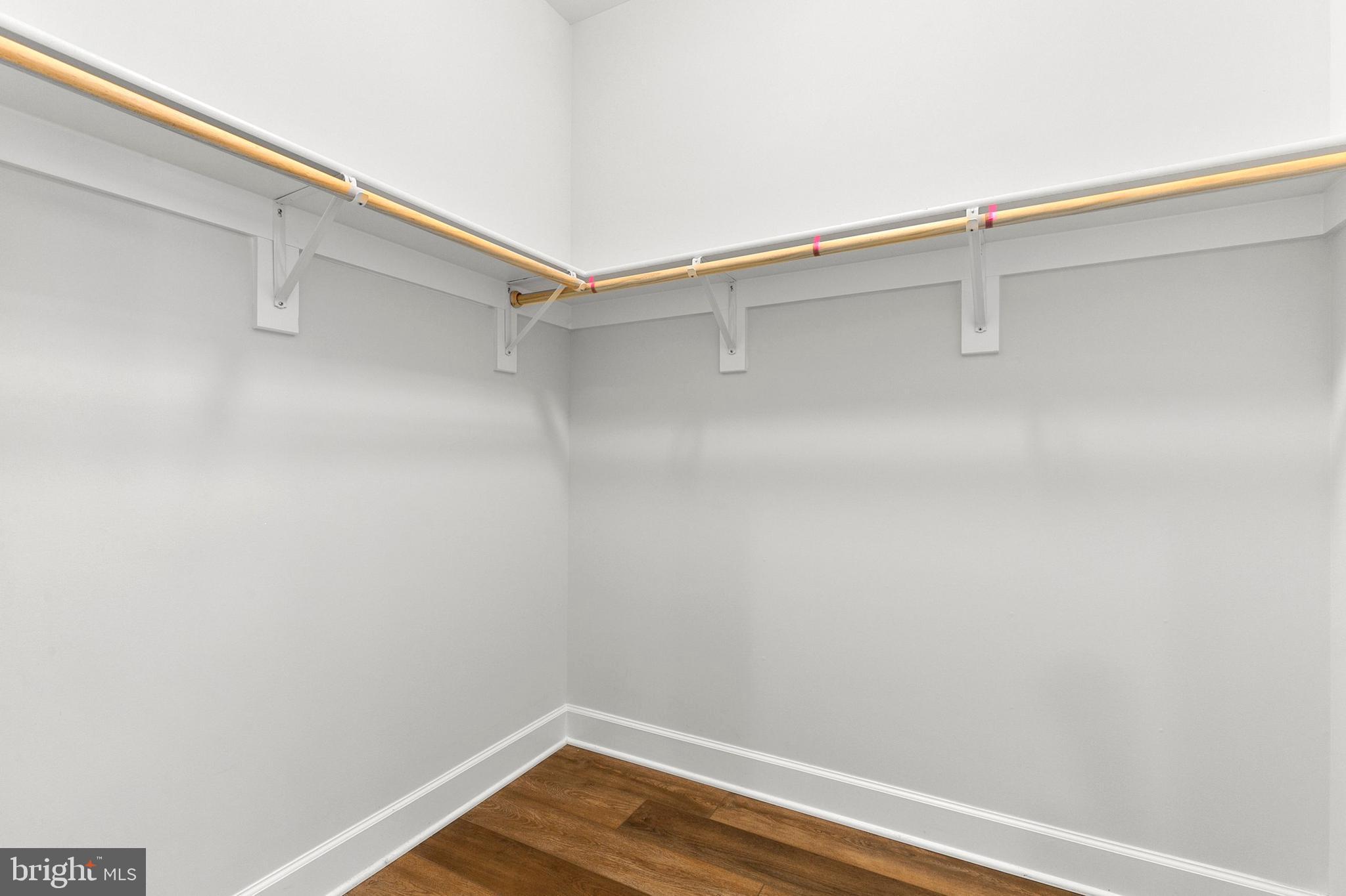 GREENWICH FOREST - Residential